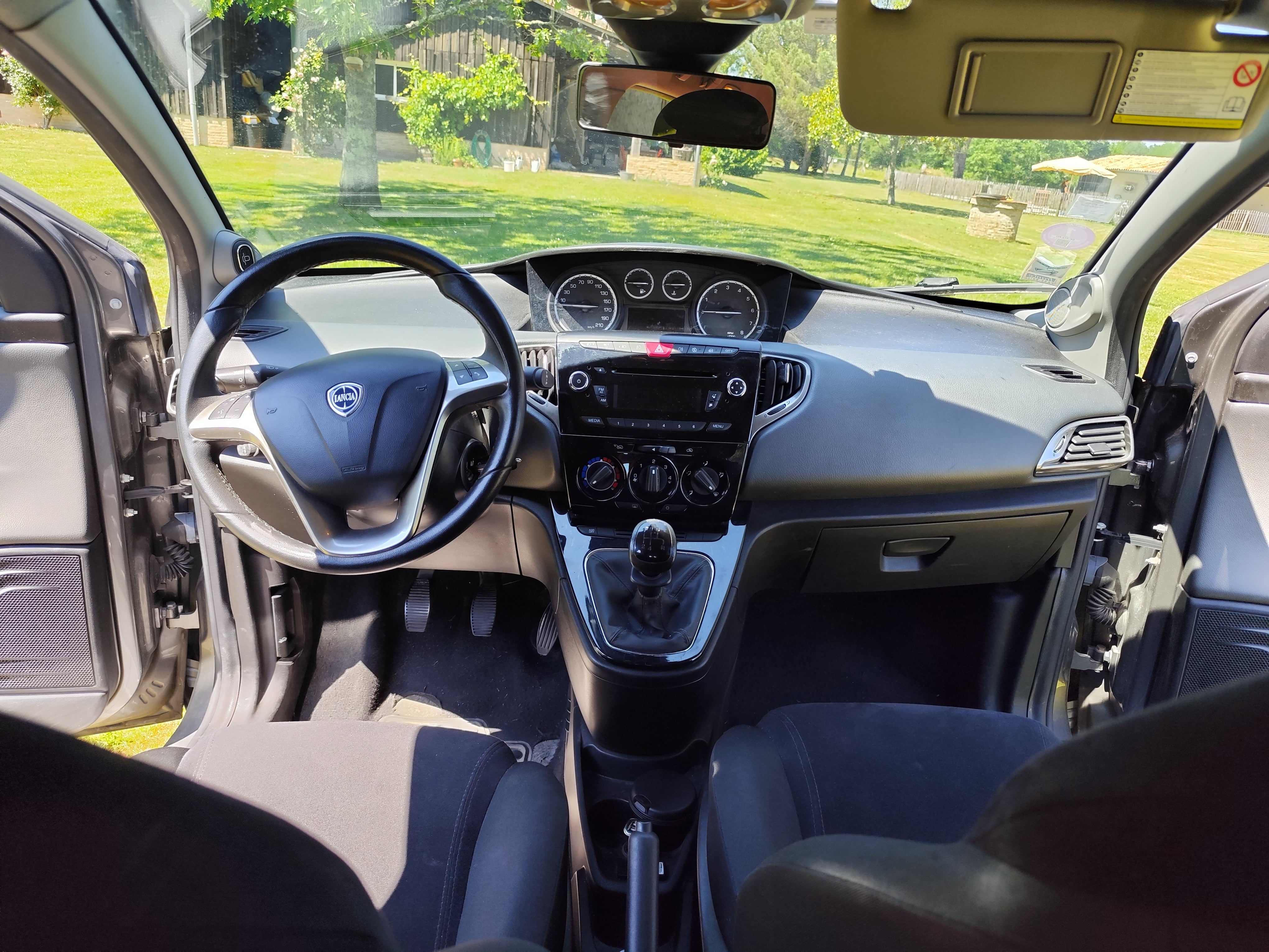 Lancia Ypsilon met Audio- / iPod-ingang