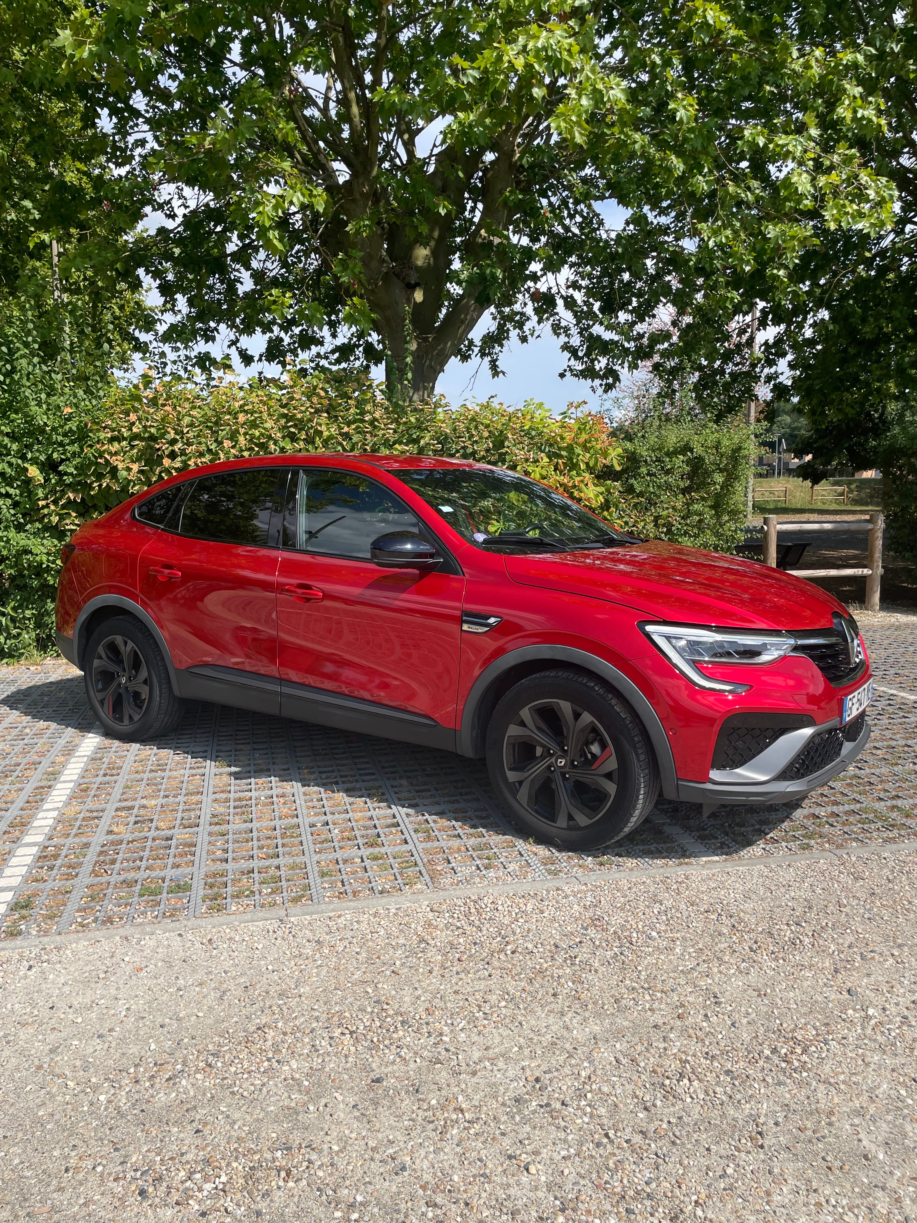 Renault Arkana E-Tech, 2022, Essence 95 / Électrique (hybride), automatique