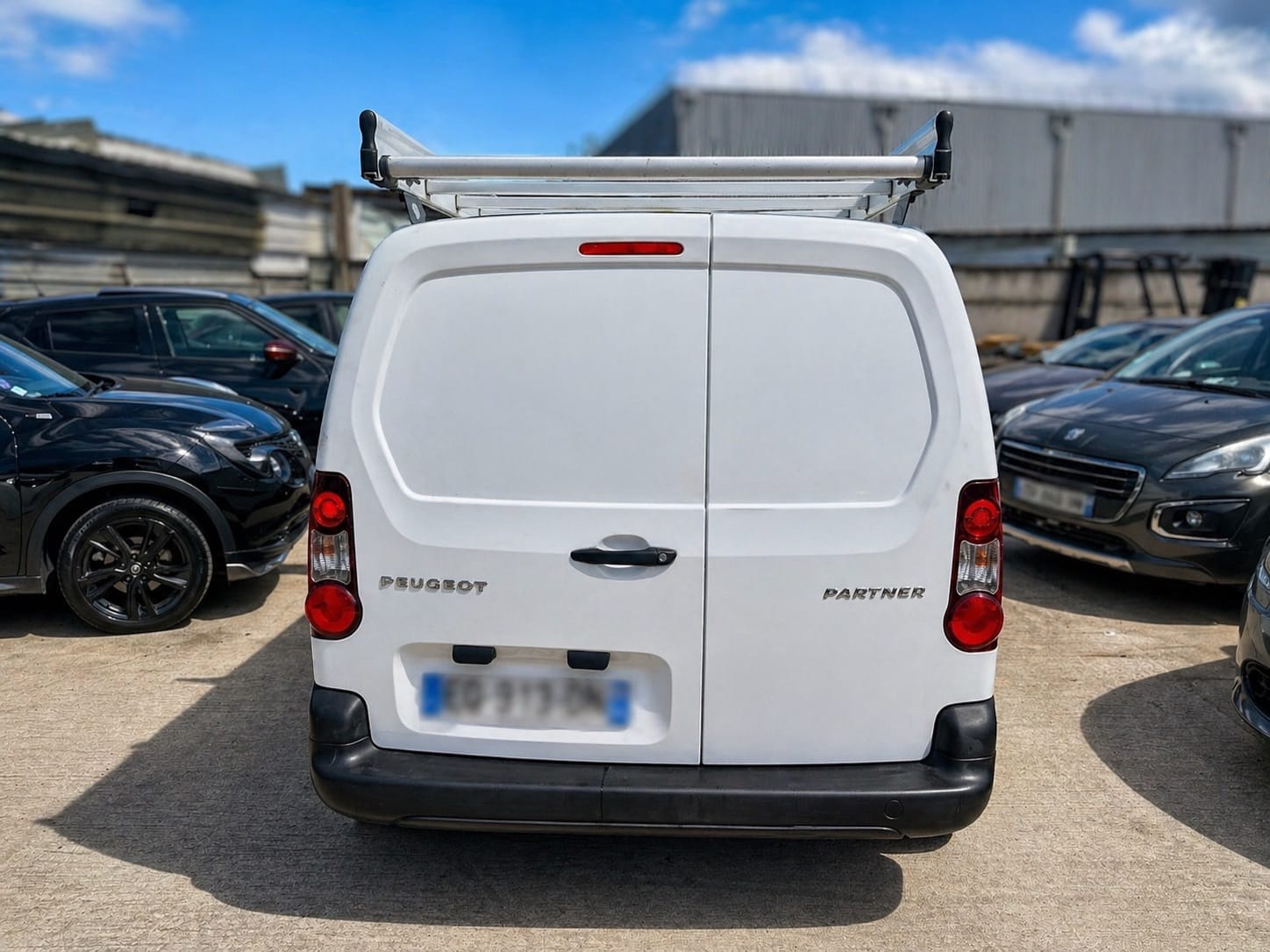 Peugeot Partner Fourgon avec Coffre de toit