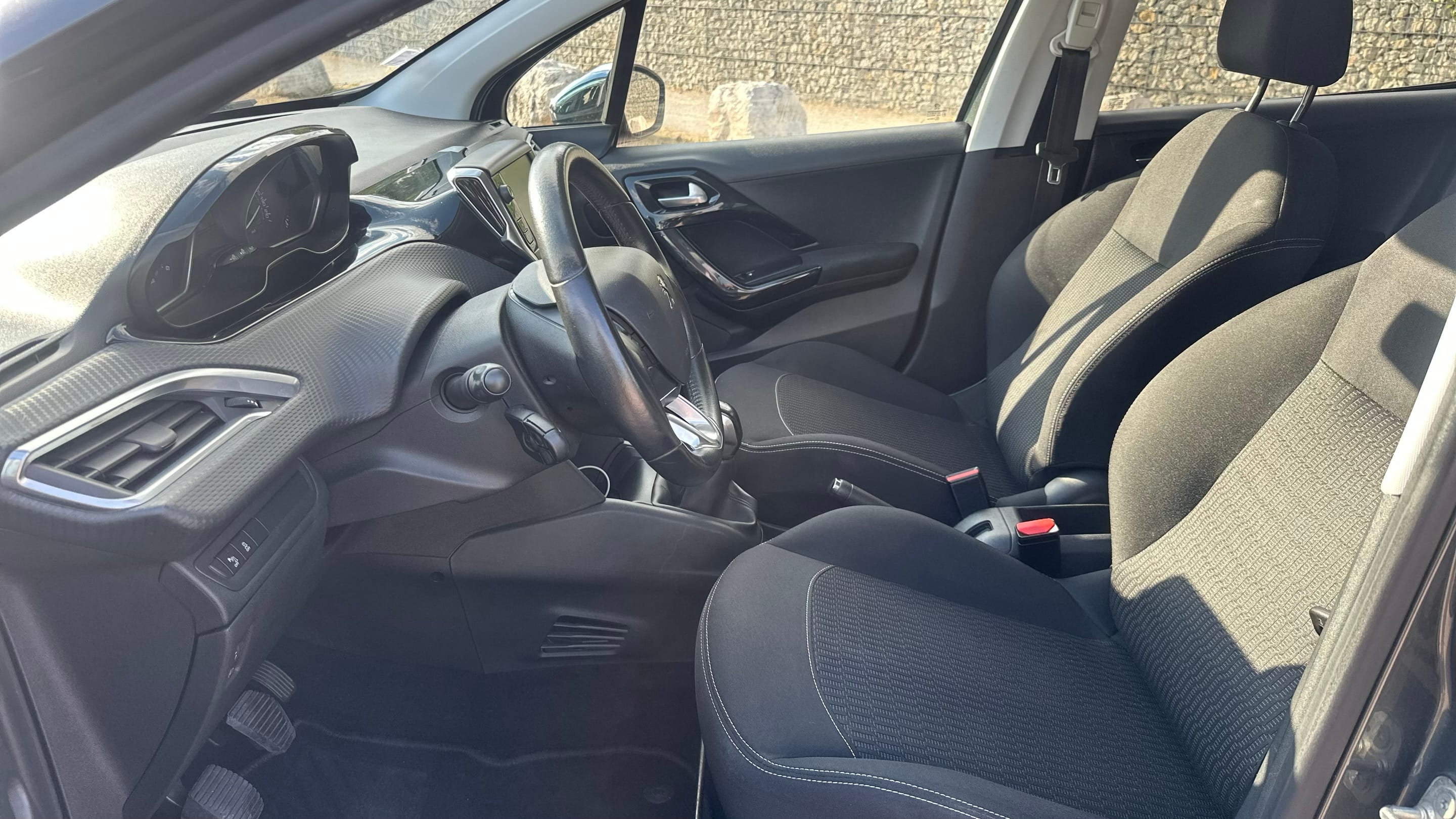 Peugeot 208 avec Apple CarPlay
