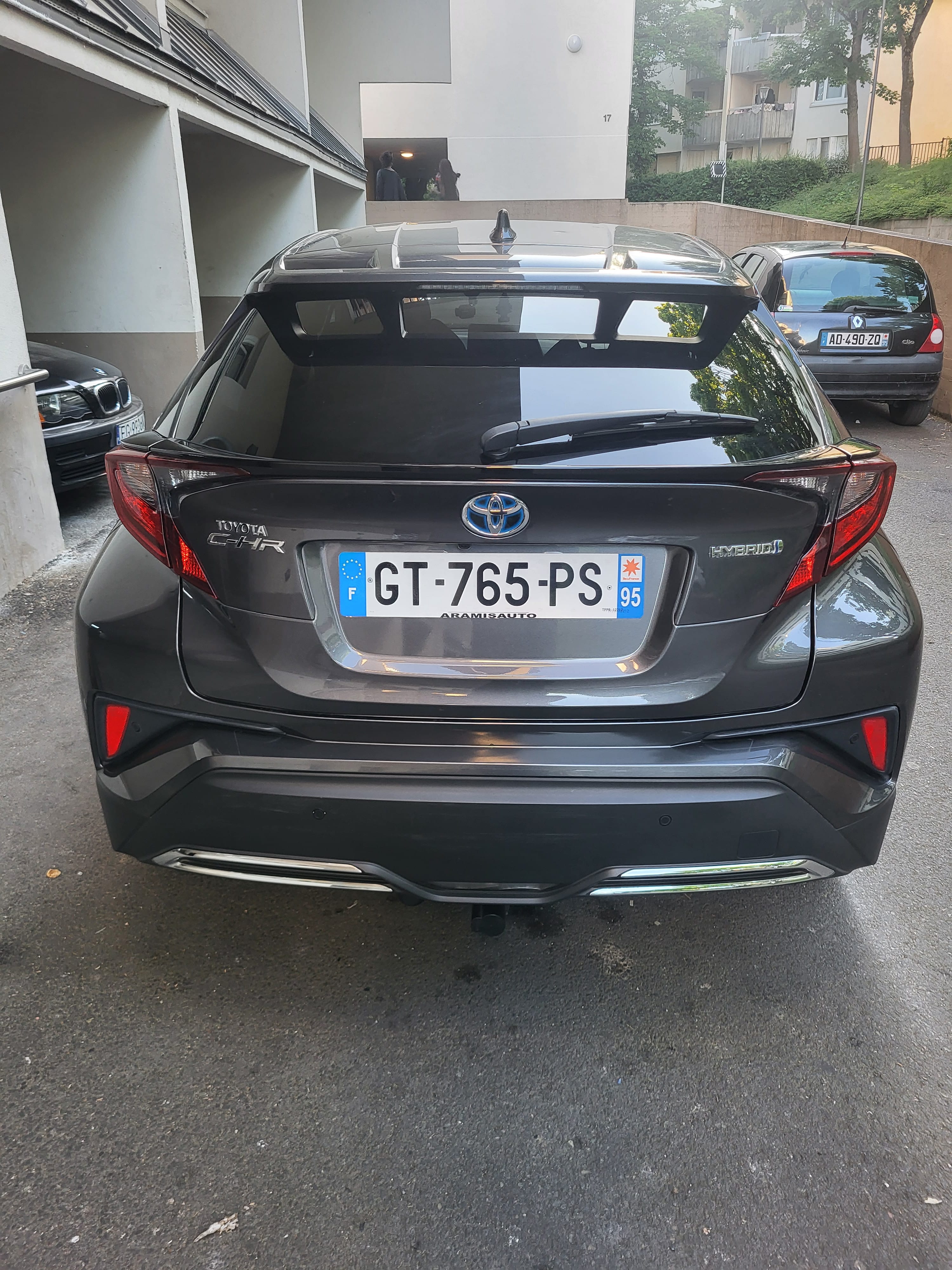 Toyota C-HR Hybrid avec Quatre roues motrices