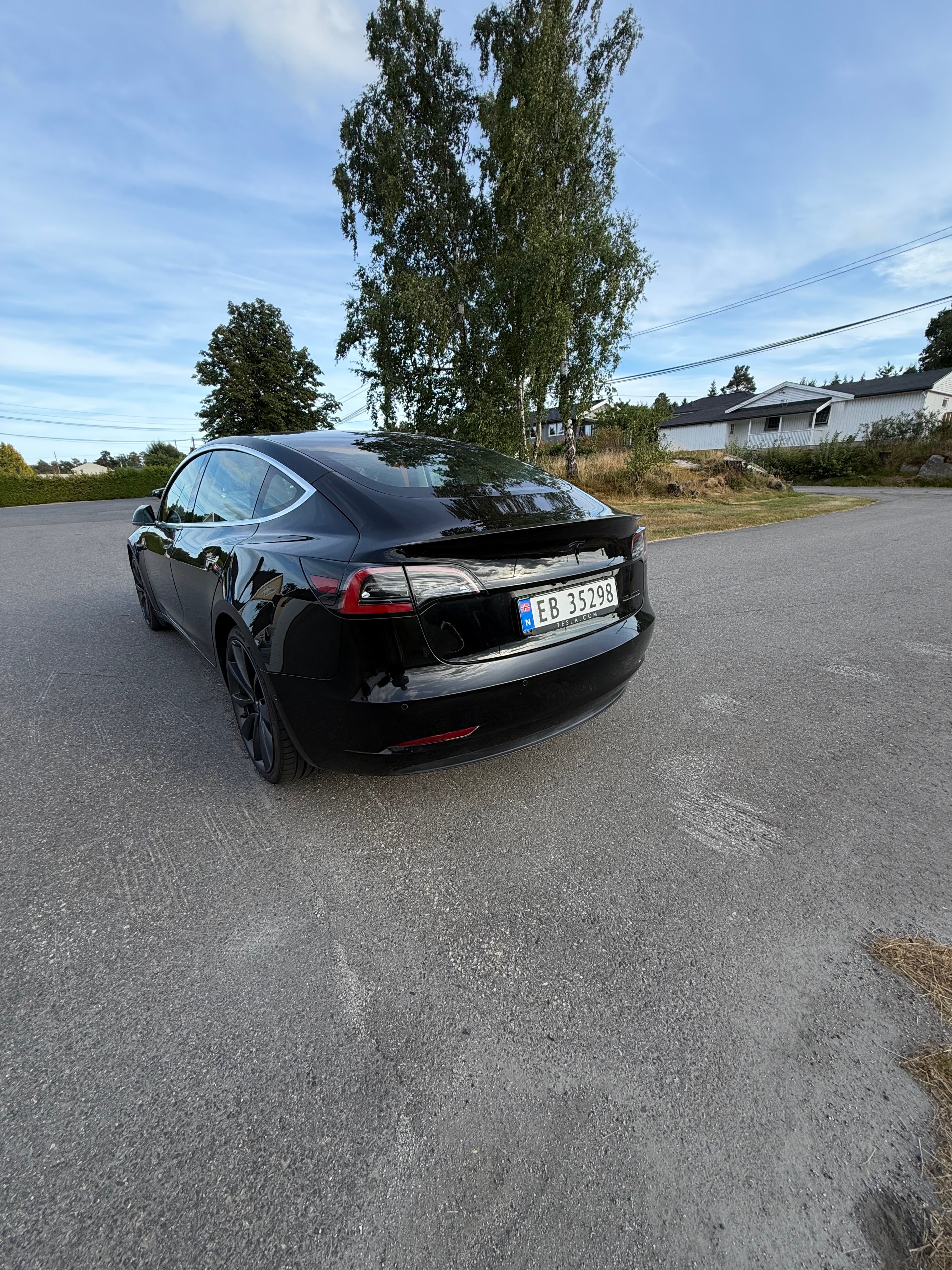 Tesla Model 3 Performance med Ryggekamera