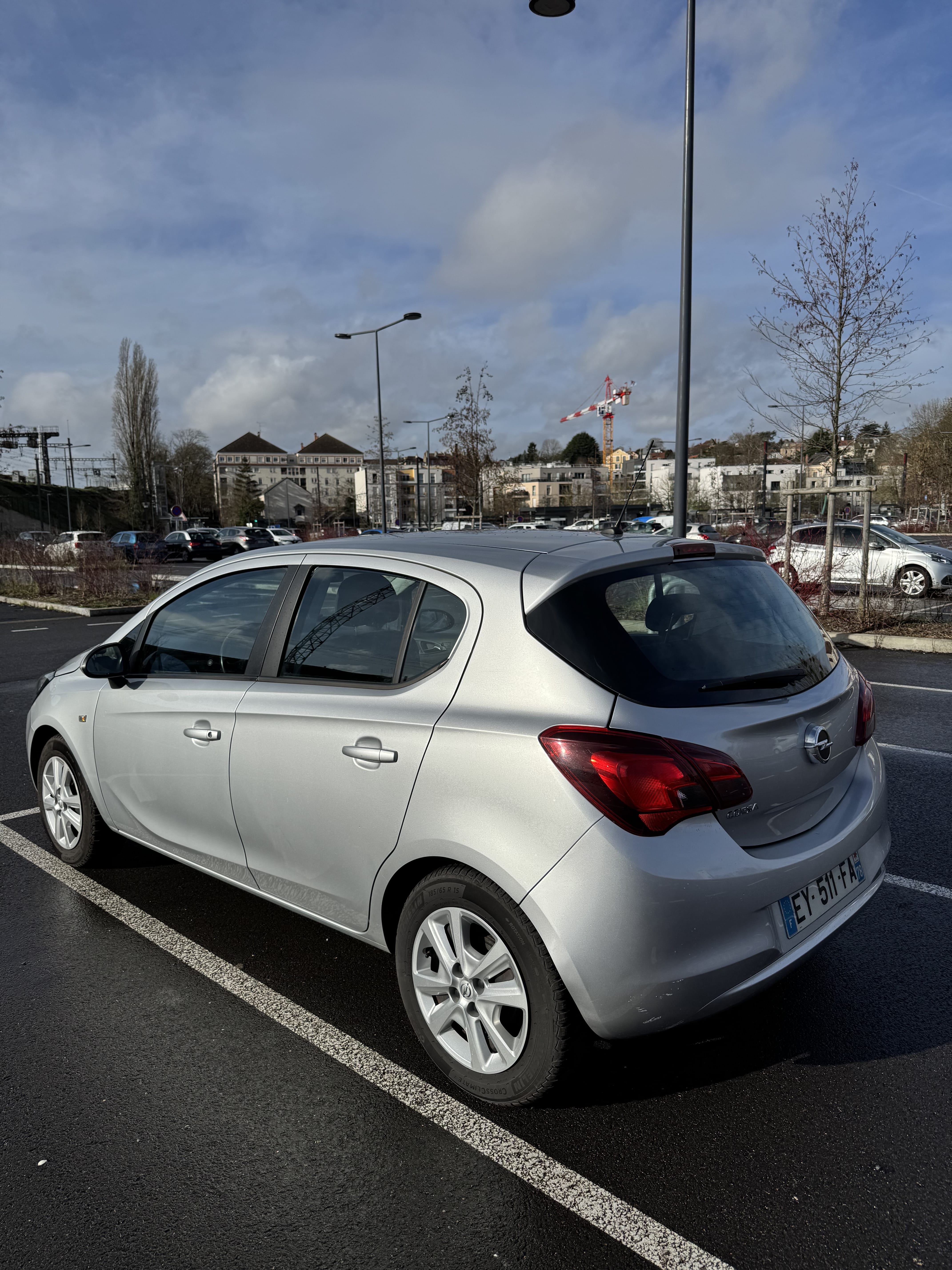 Opel Corsa avec GPS