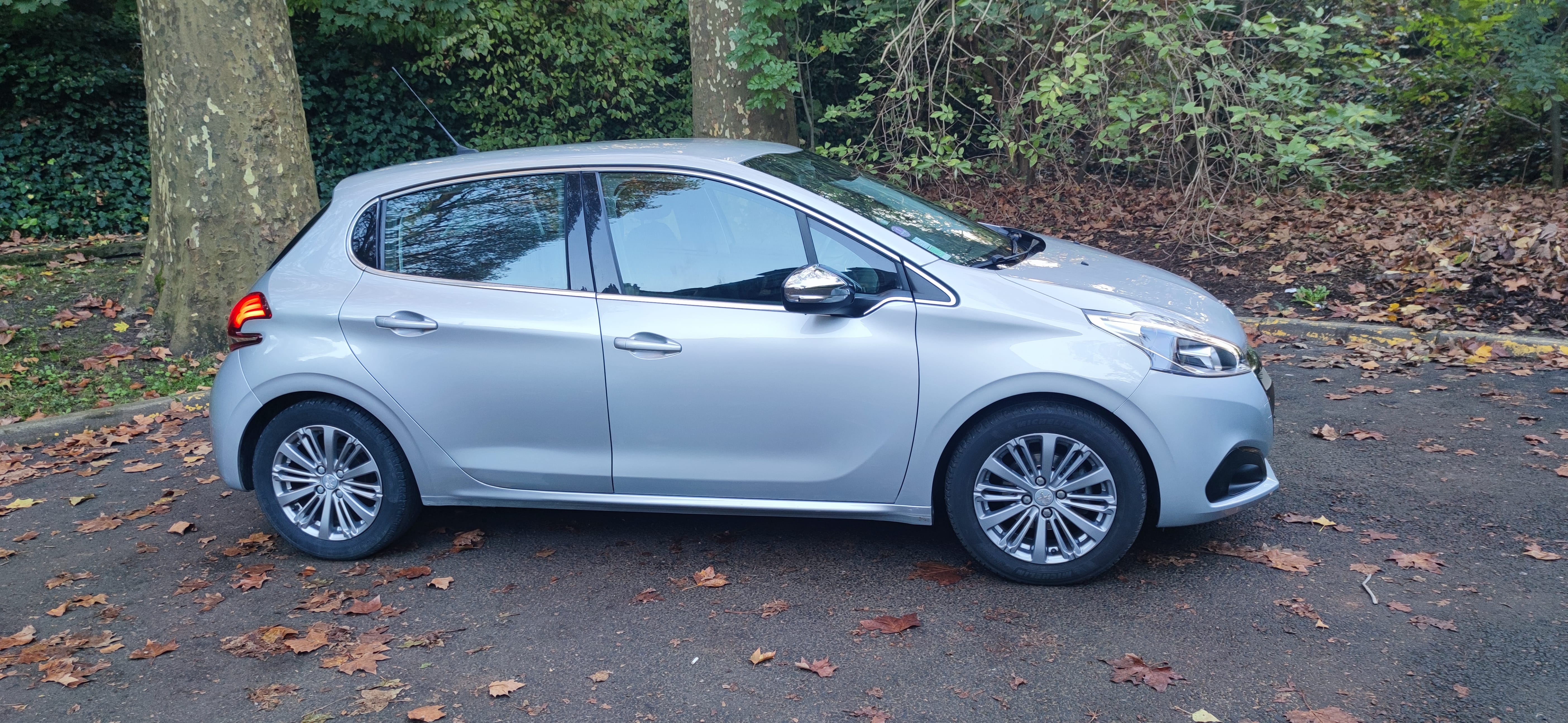 Peugeot 208 avec Climatisation