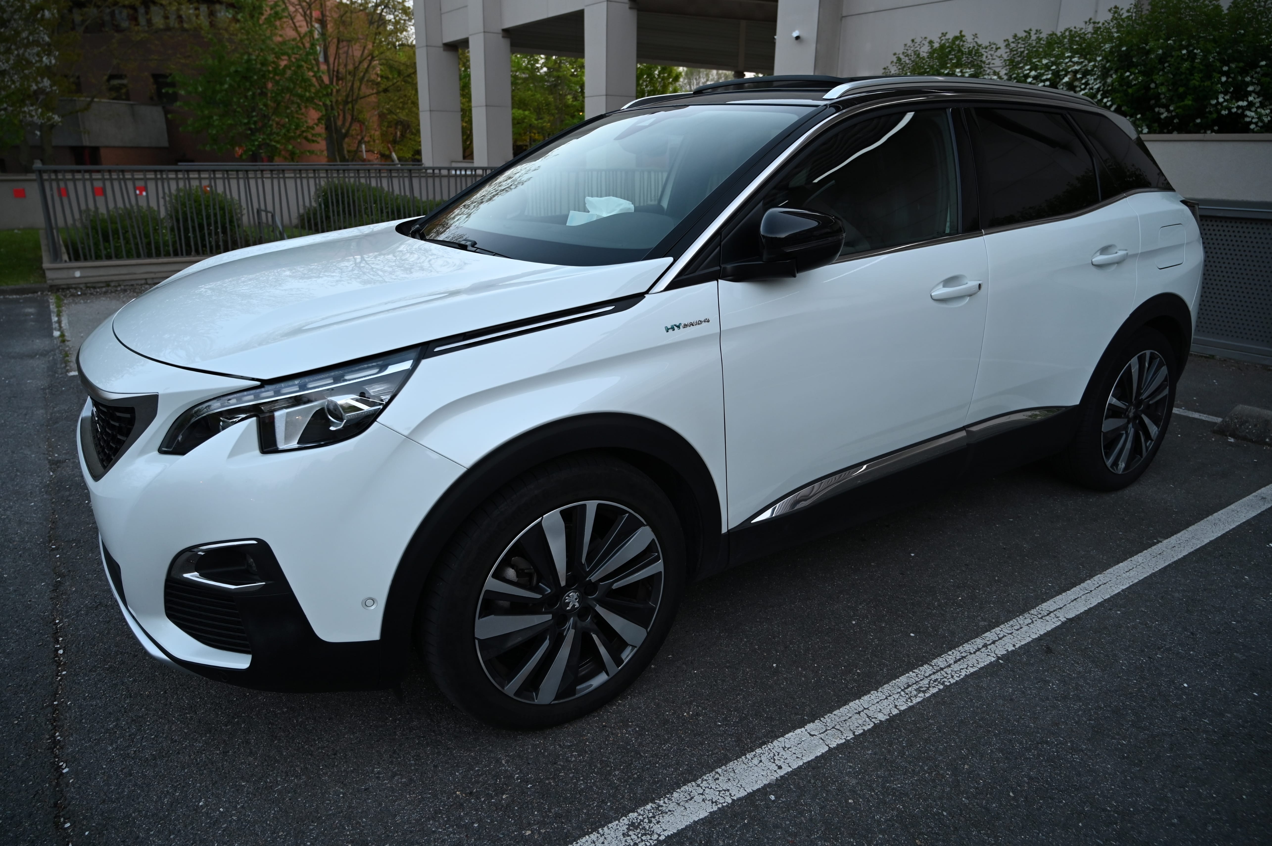 Peugeot 3008, 2020, Essence 98 / Électrique (hybride), automatique