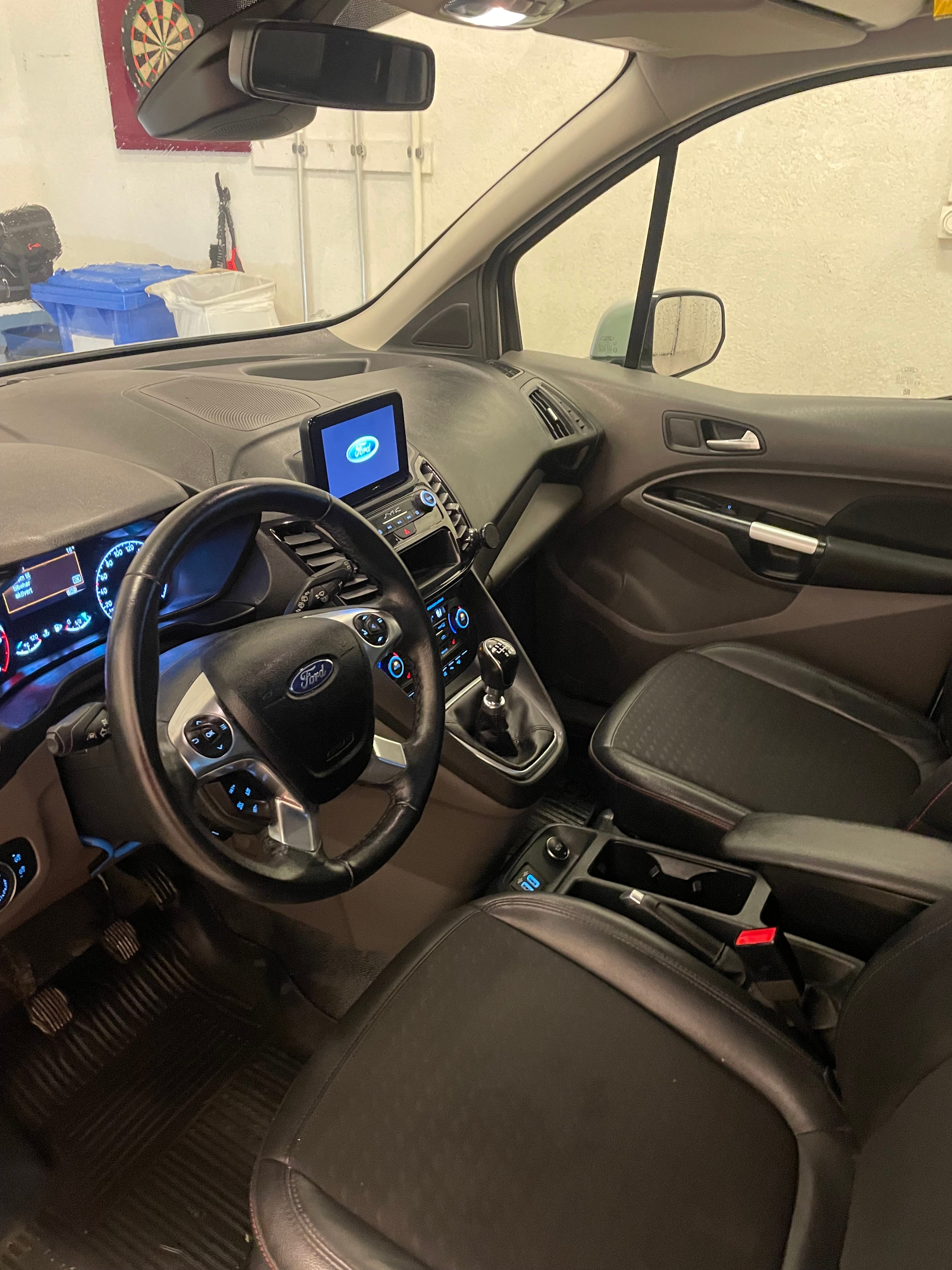Ford Transit Connect 120 hk diesel med GPS