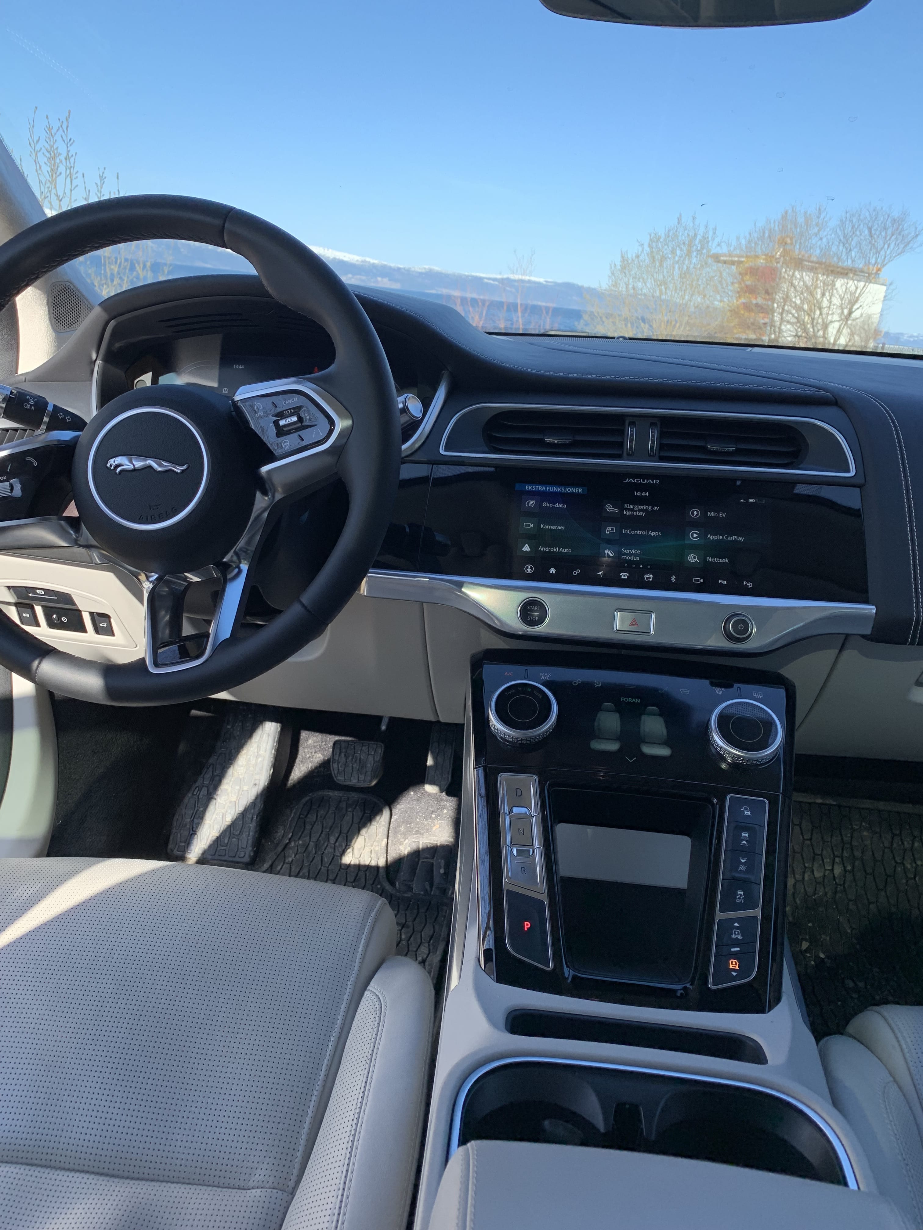 Jaguar I-pace med GPS