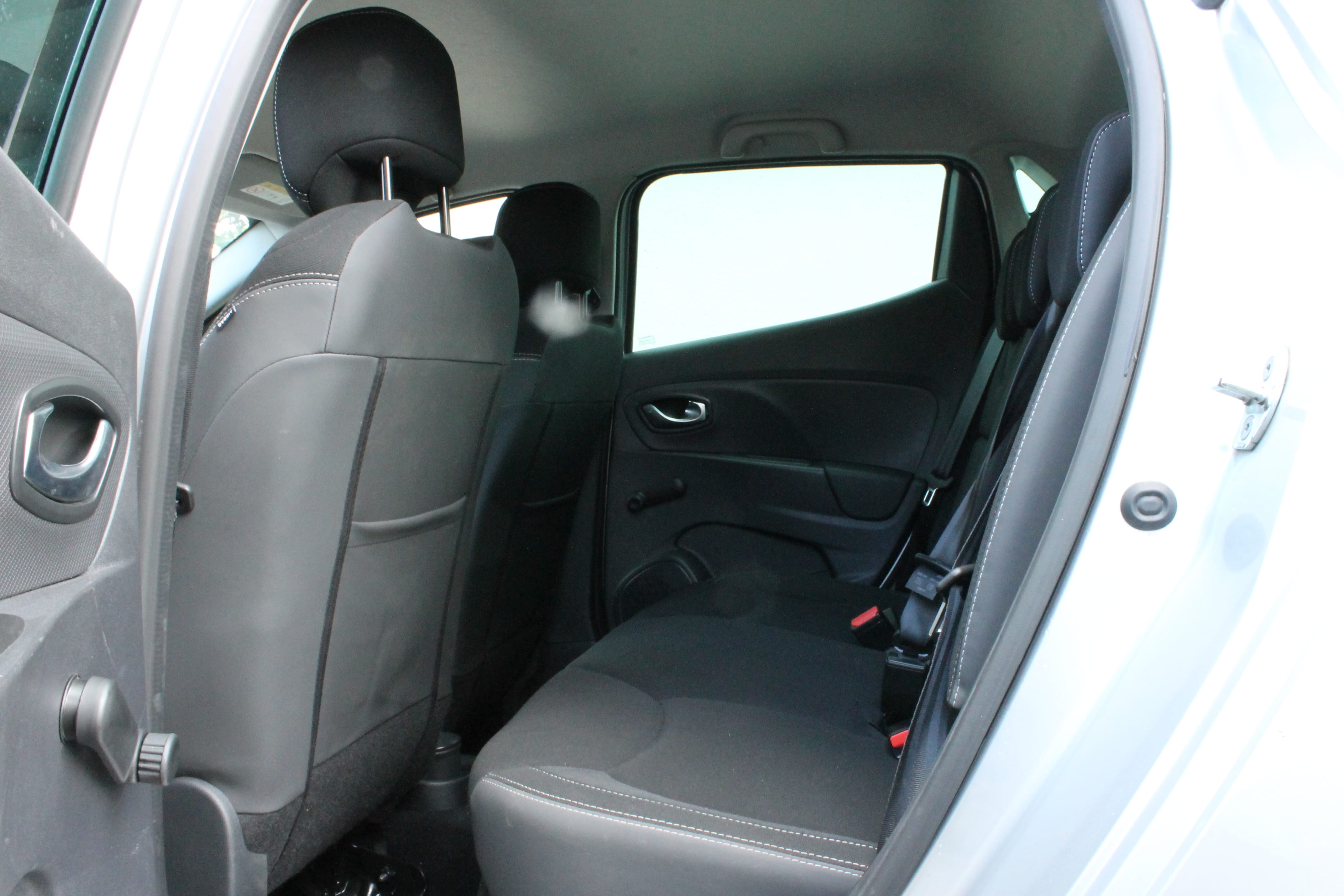 Renault Clio FA742KB avec Entrée audio / iPod