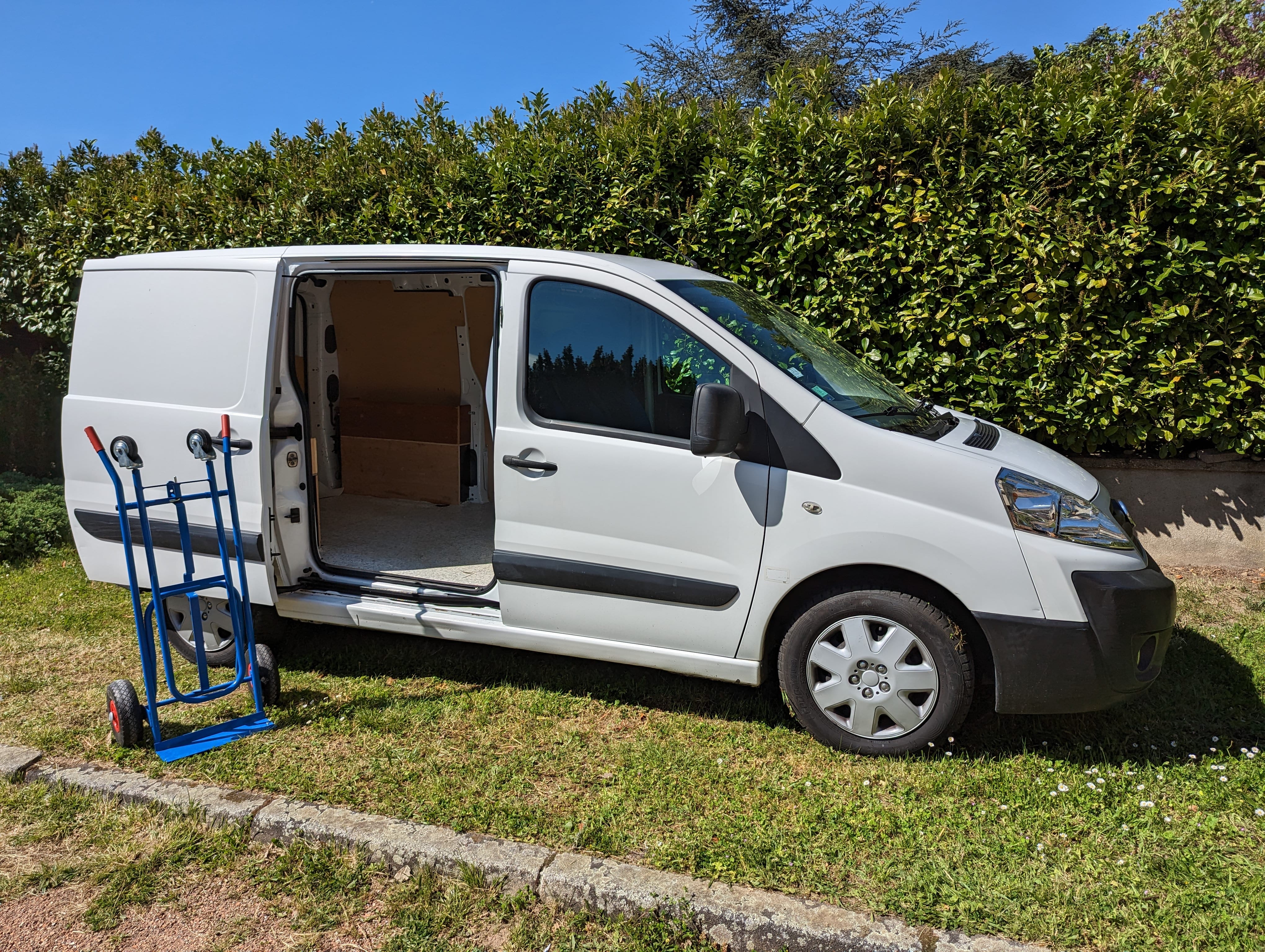 Fiat Scudo Pack Confort Clim - 2.2mx1.6mx1.4m utile - déménagement - garage - déchetterie ready avec Audio Bluetooth