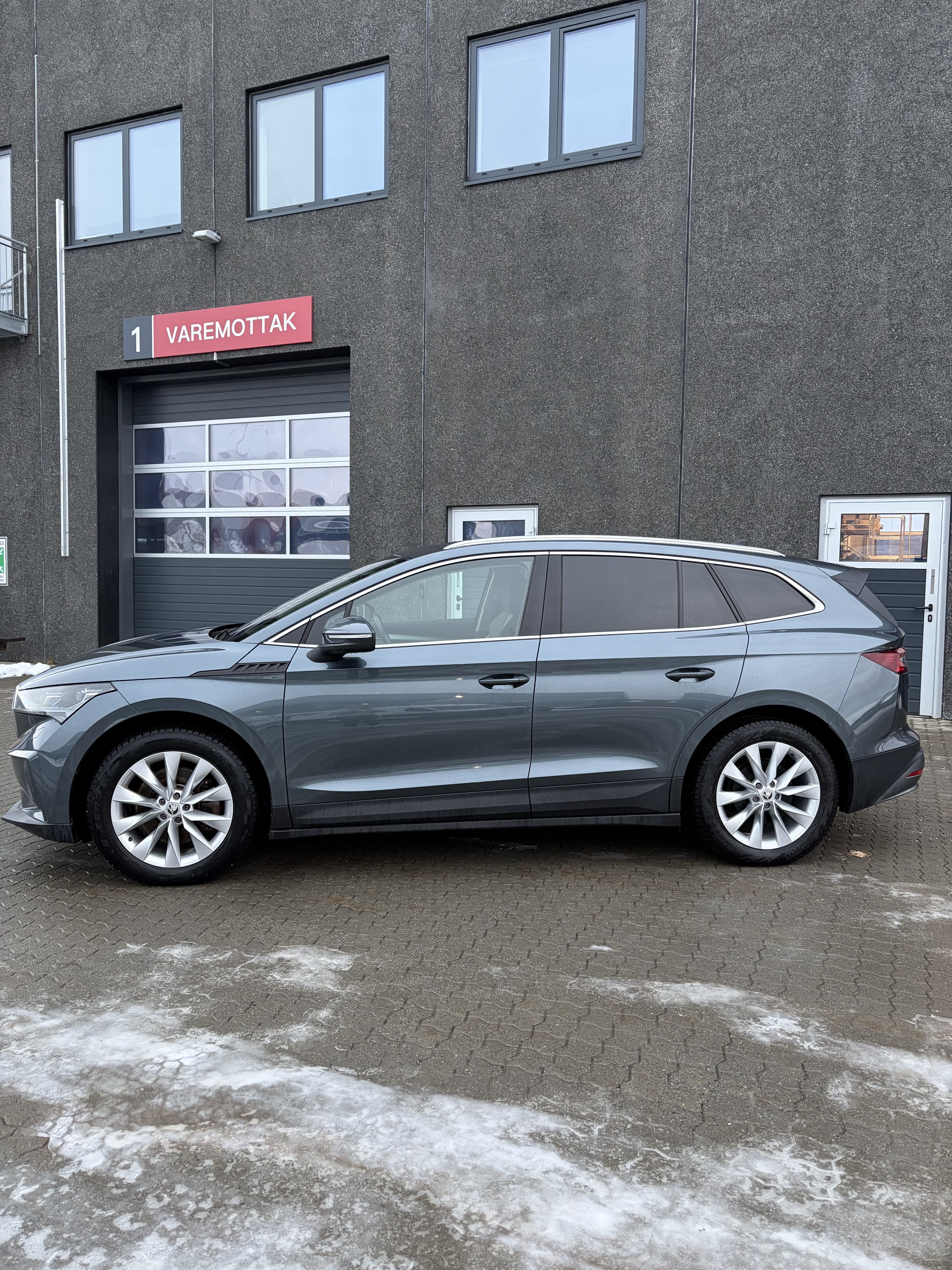 Skoda Enyaq 80 med GPS