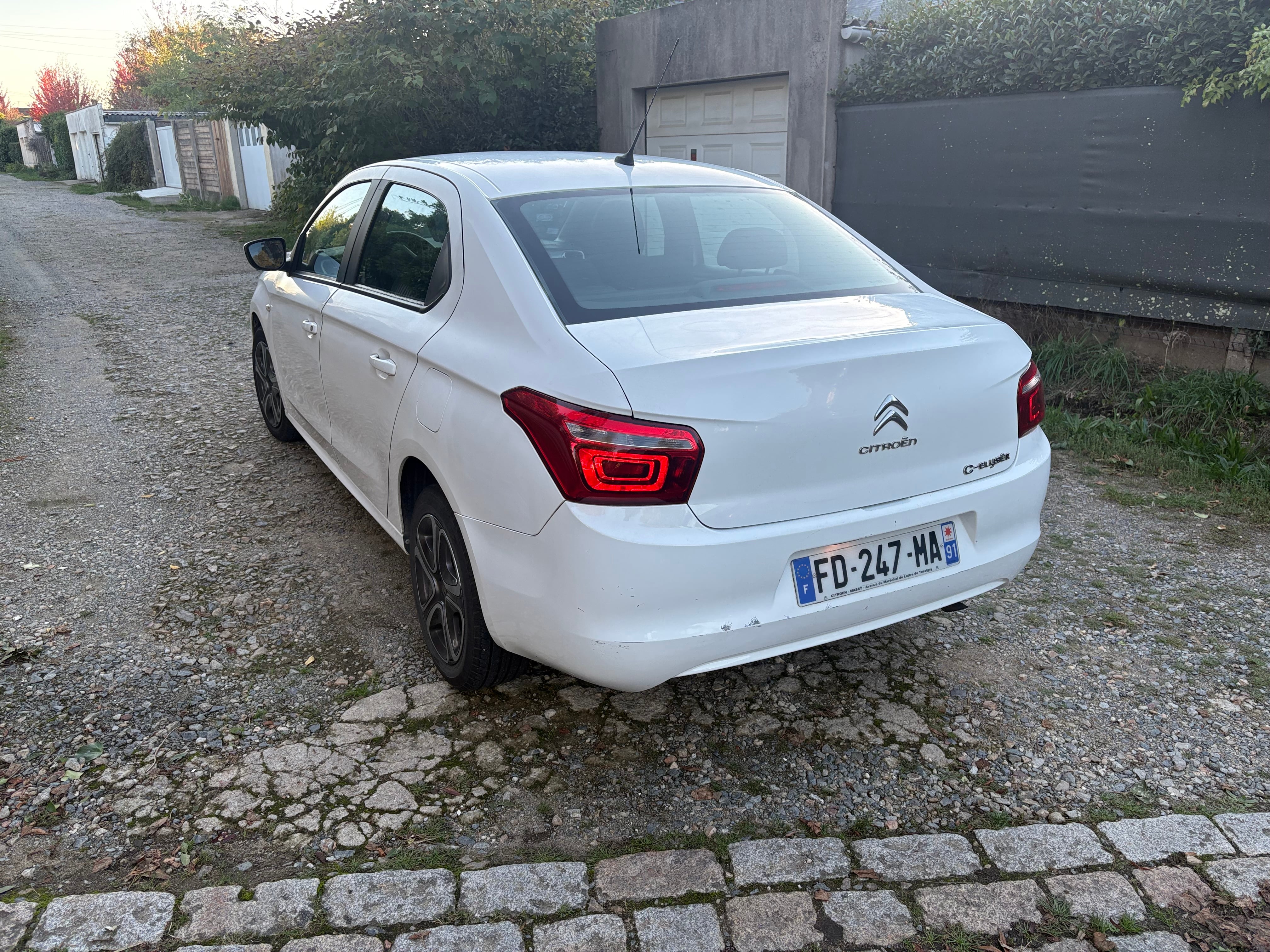 Citroen C-Elysée avec GPS
