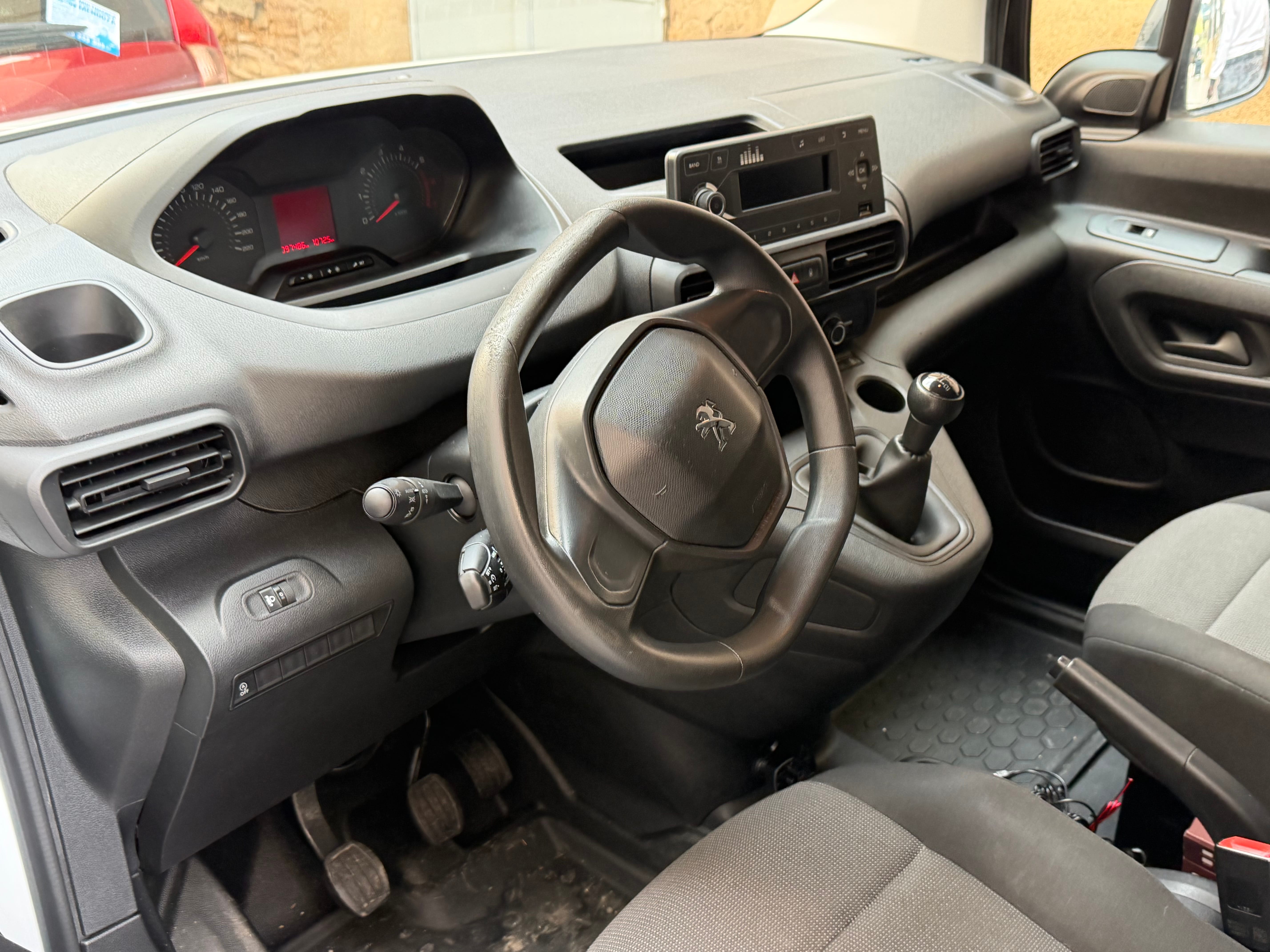 Peugeot Partner con Entrada de Audio/iPod