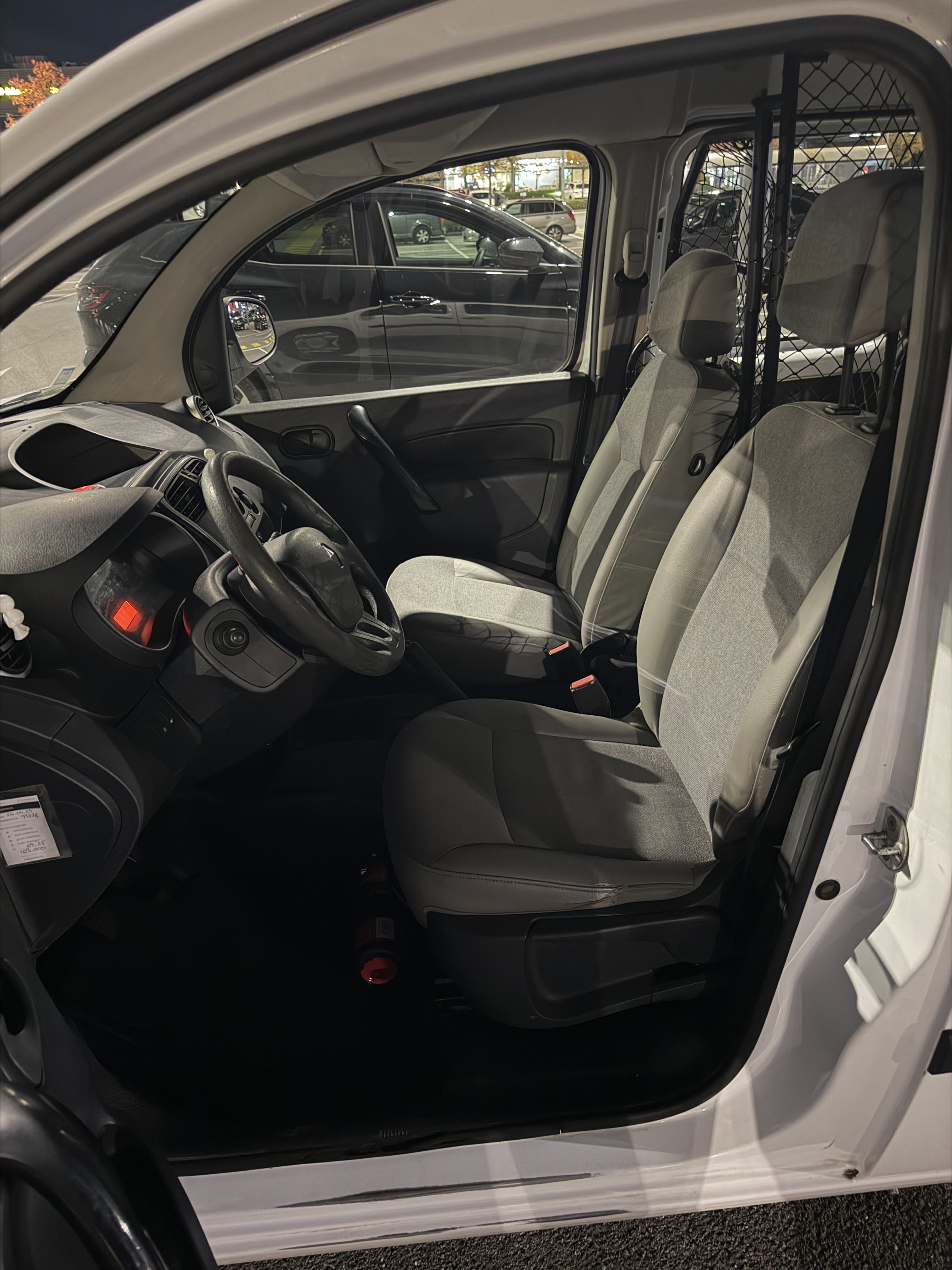 Renault Kangoo Bestelwagen Express Maxi 1.5 Blue dCi Confort met Sneeuwbanden
