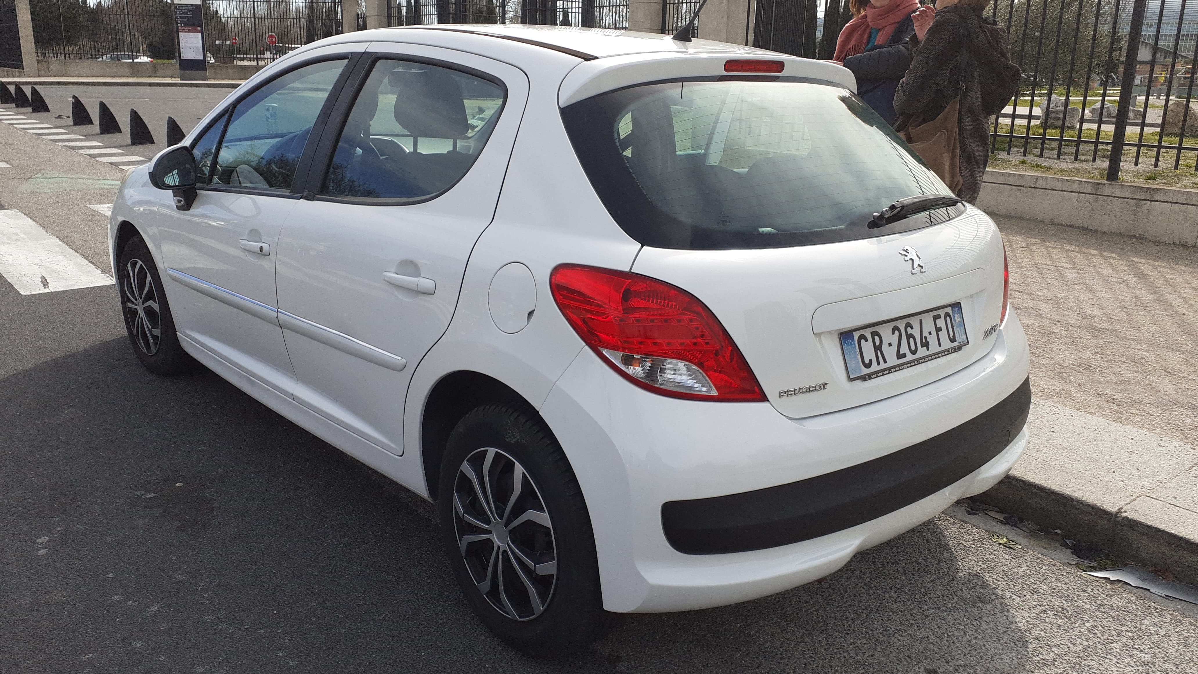 Peugeot 207+ avec Climatisation