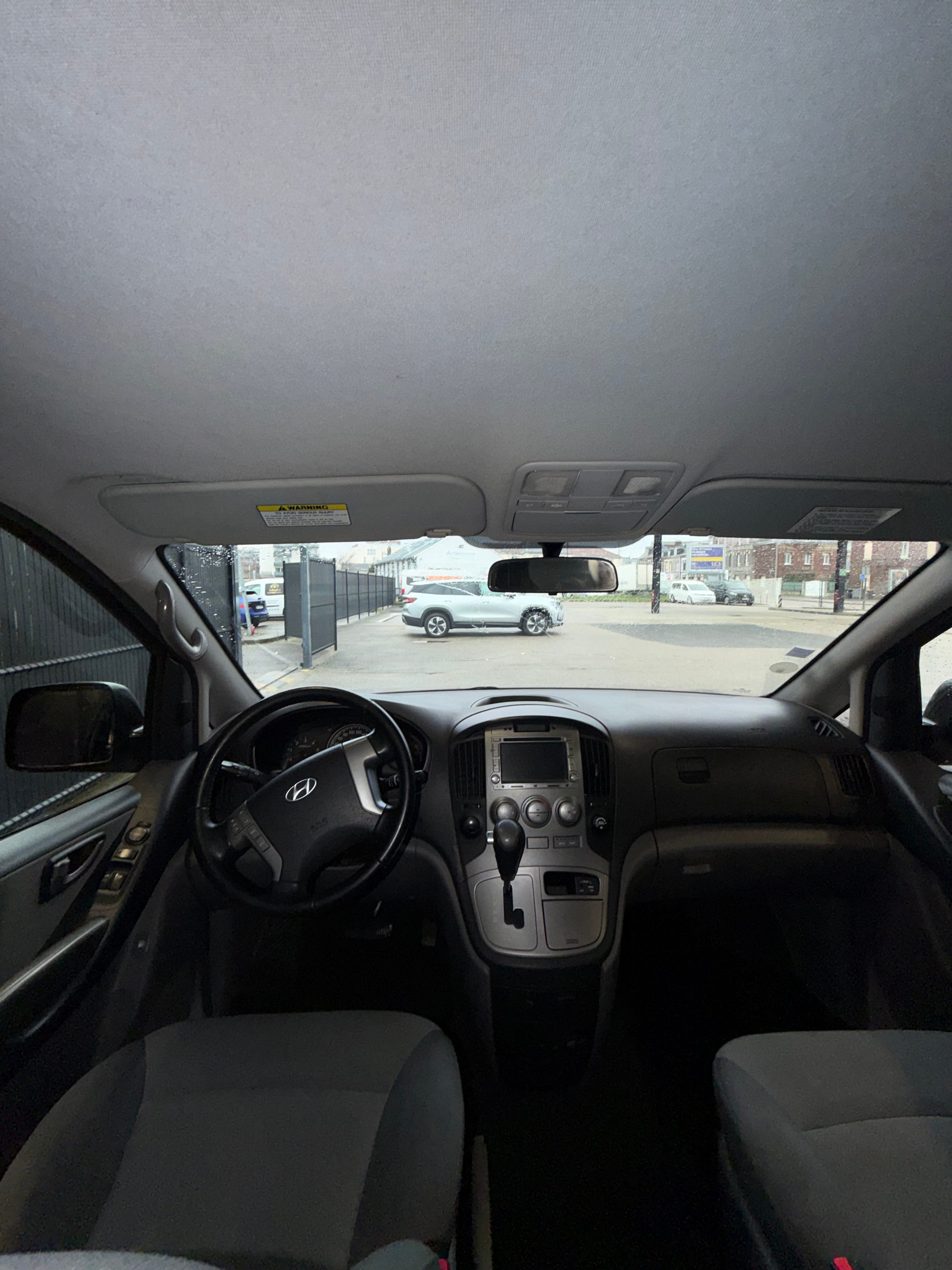 Hyundai H-1 avec GPS