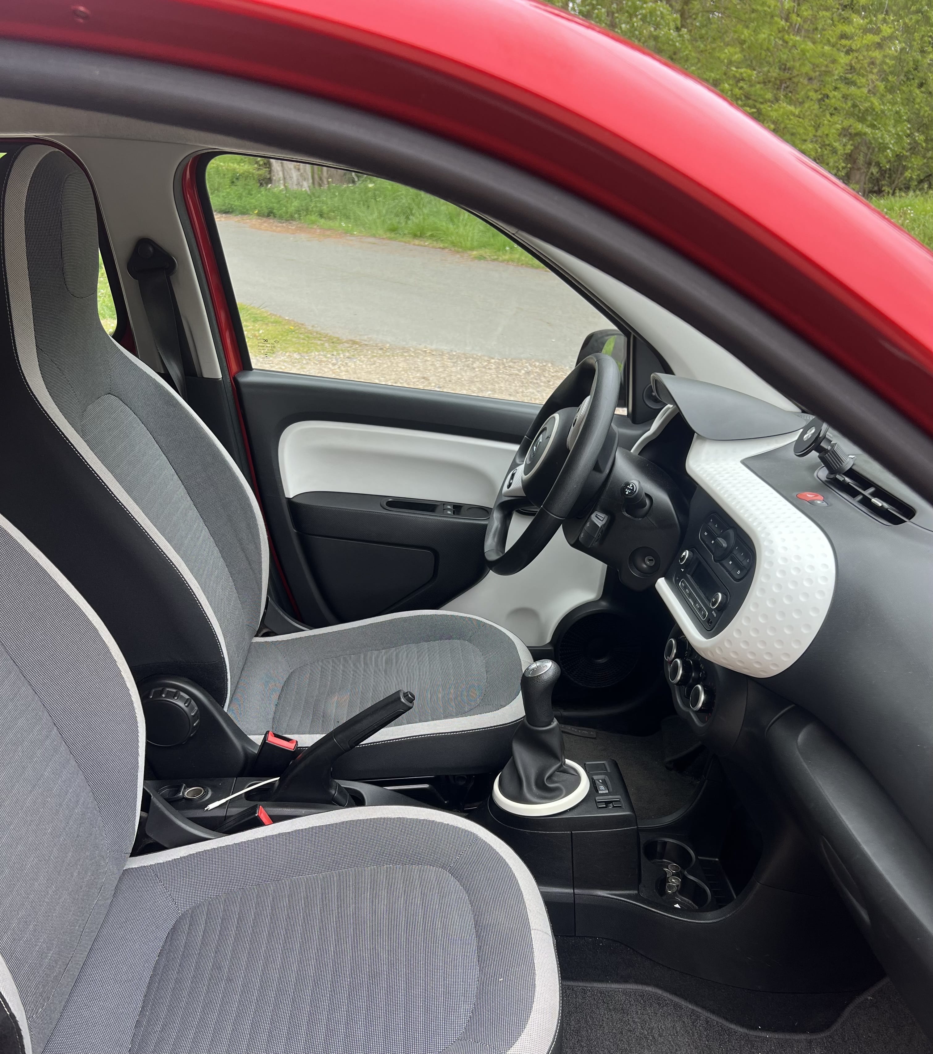 Renault Twingo III avec Entrée audio / iPod