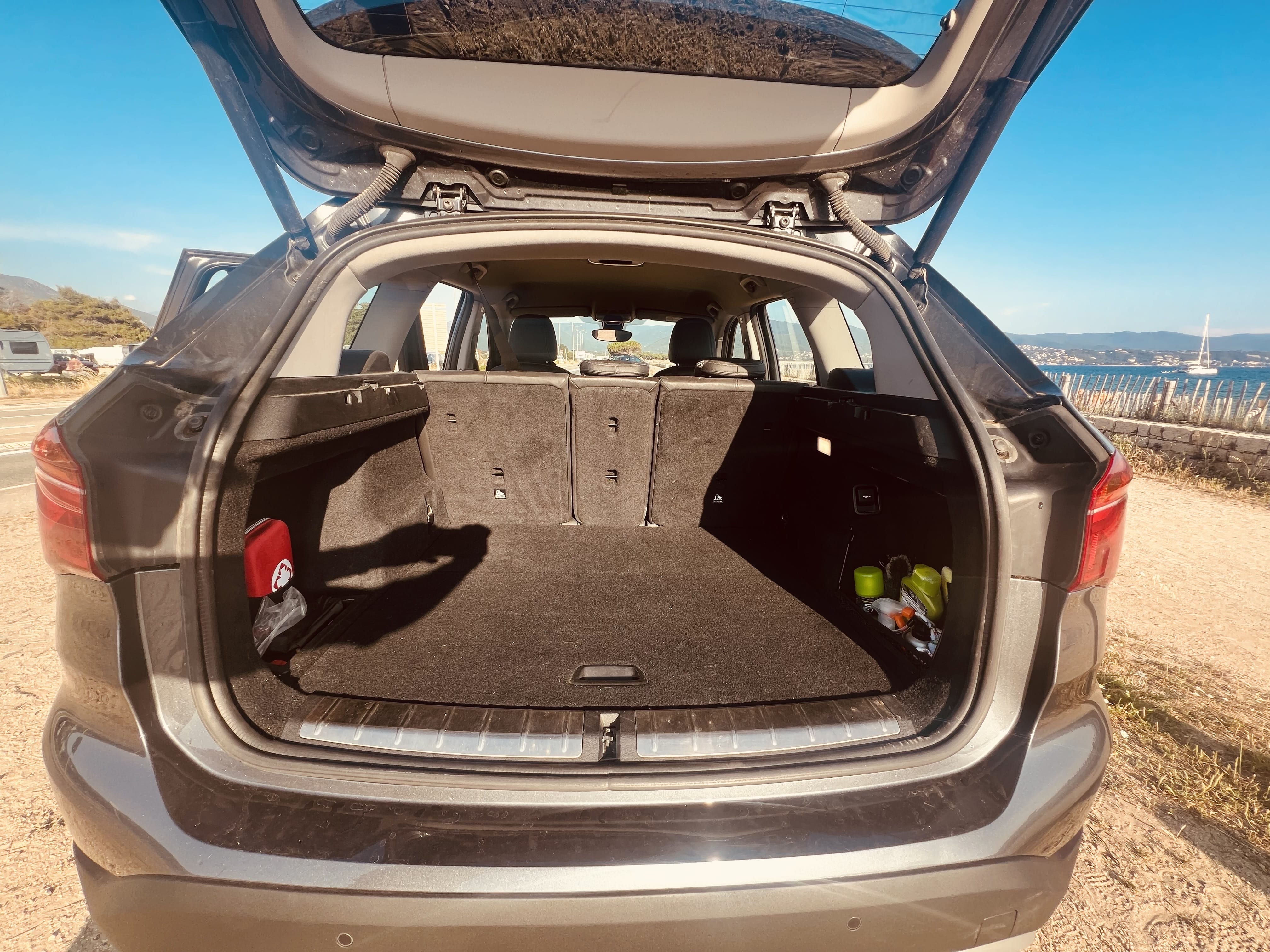 BMW X1 sDrive18i with USB charging ports