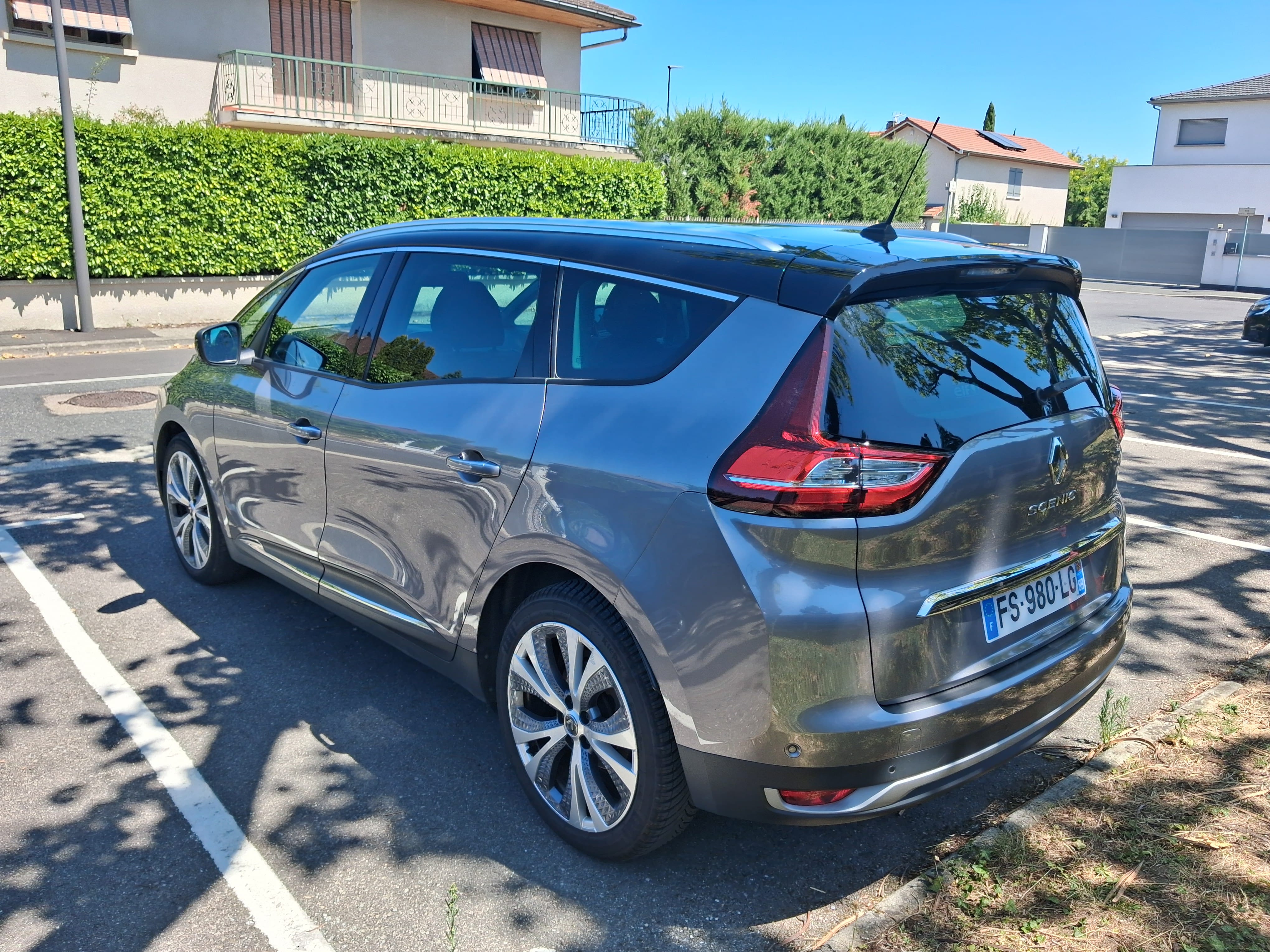 Renault Grand Scenic 7 places essence boîte  auto avec Caméra de recul