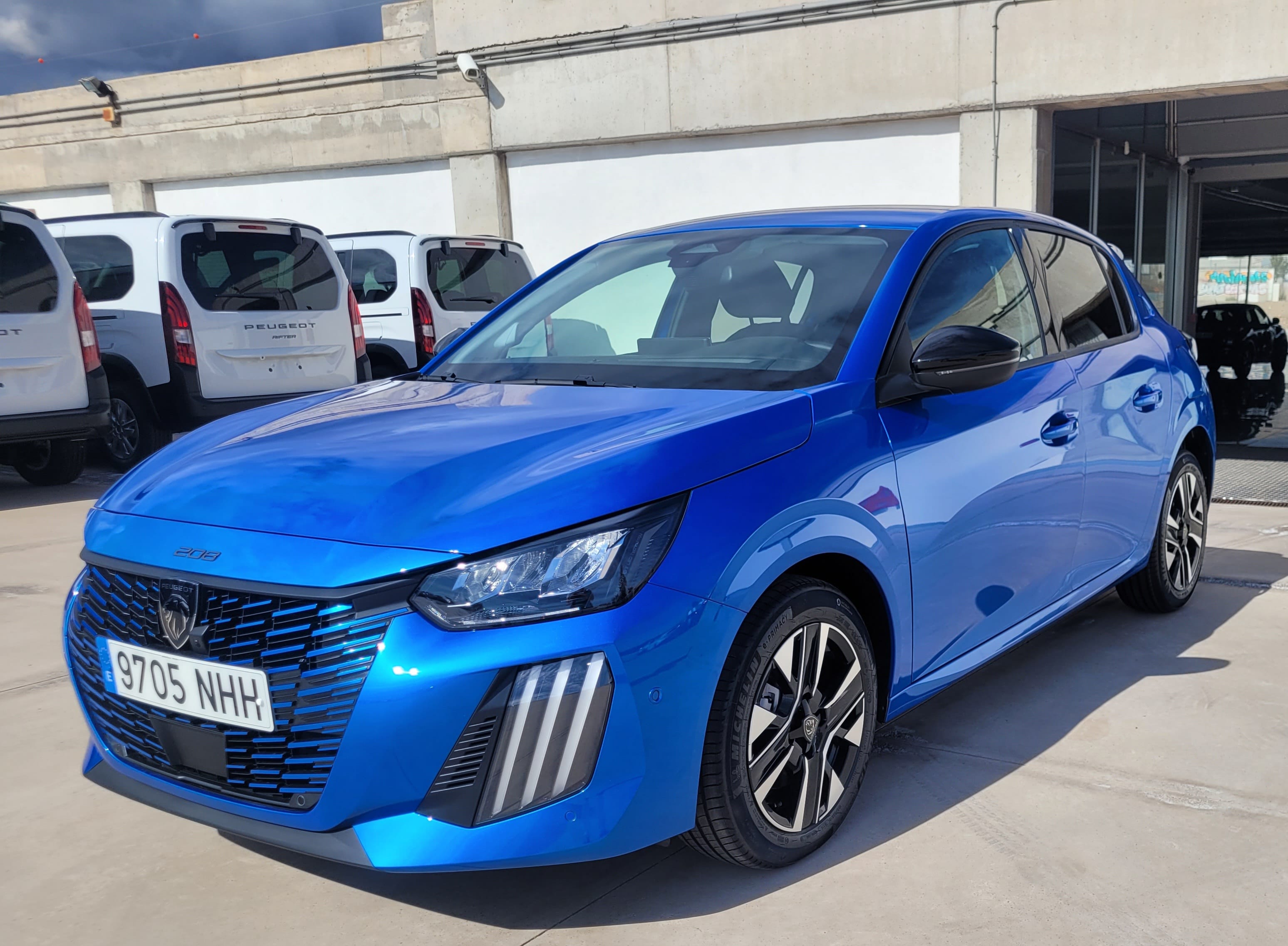 Peugeot 208 con Aire acondicionado