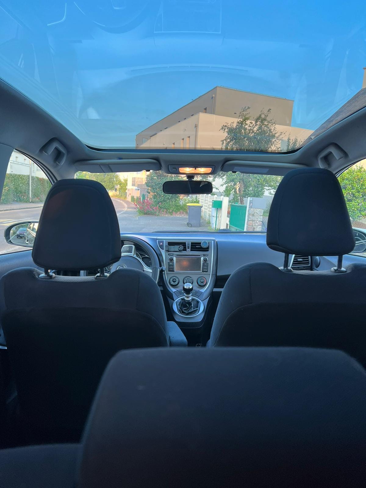 Toyota Verso-S Très belle et confortable avec Siège bébé