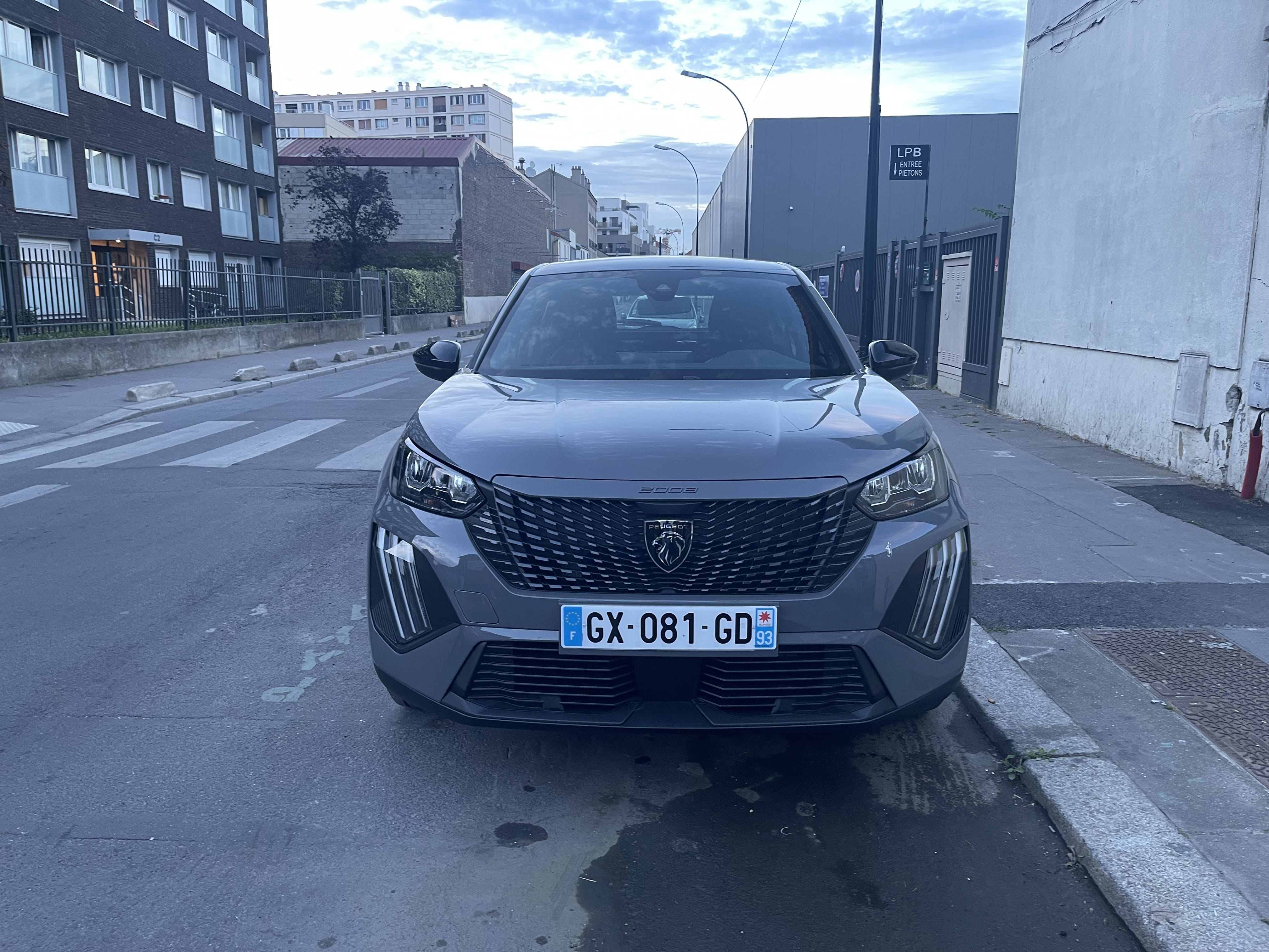 Peugeot e-2008, 2024, Électrique, automatique