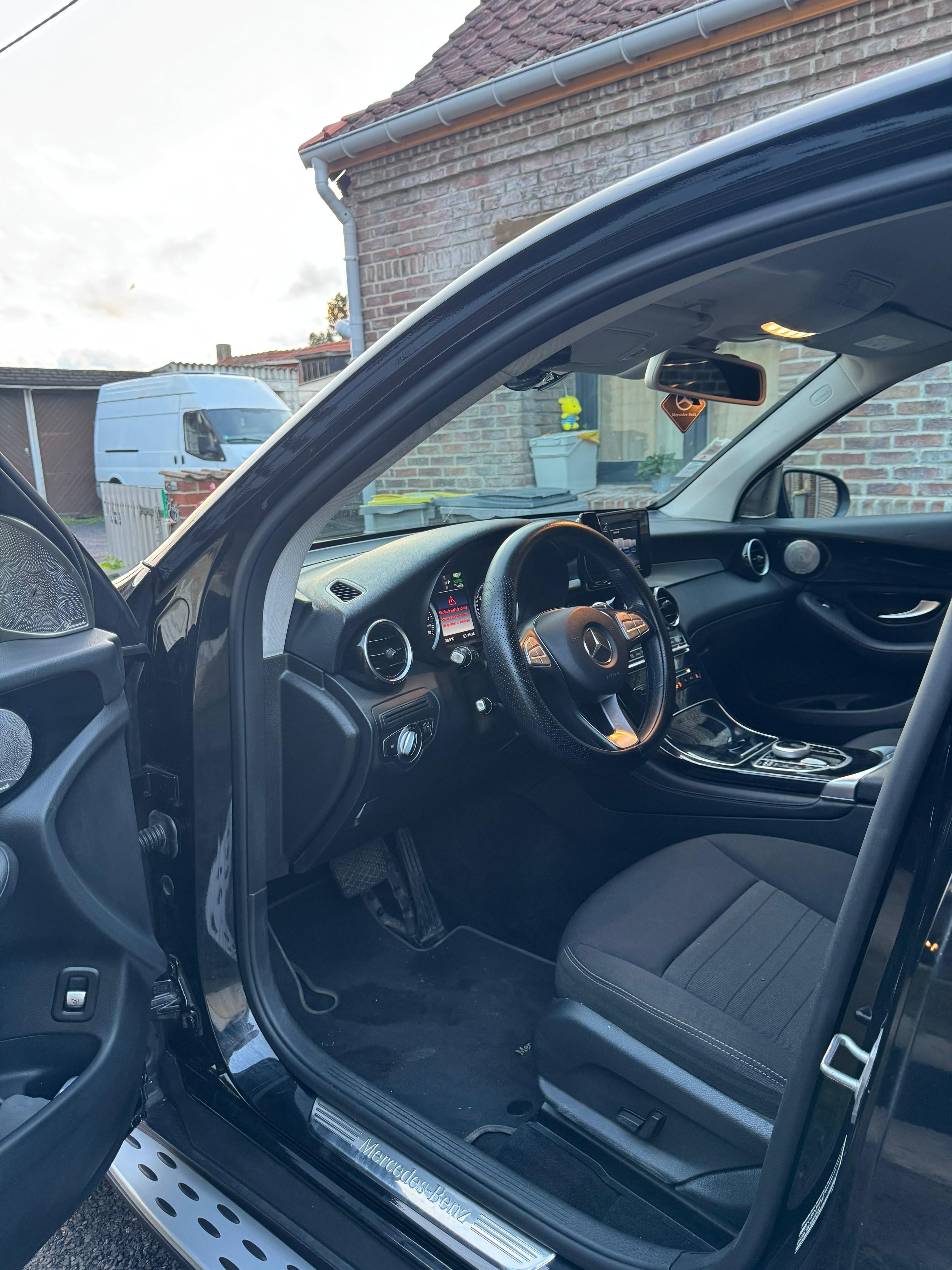 Mercedes-Benz GLC 350E 4Matic avec Régulateur de vitesse