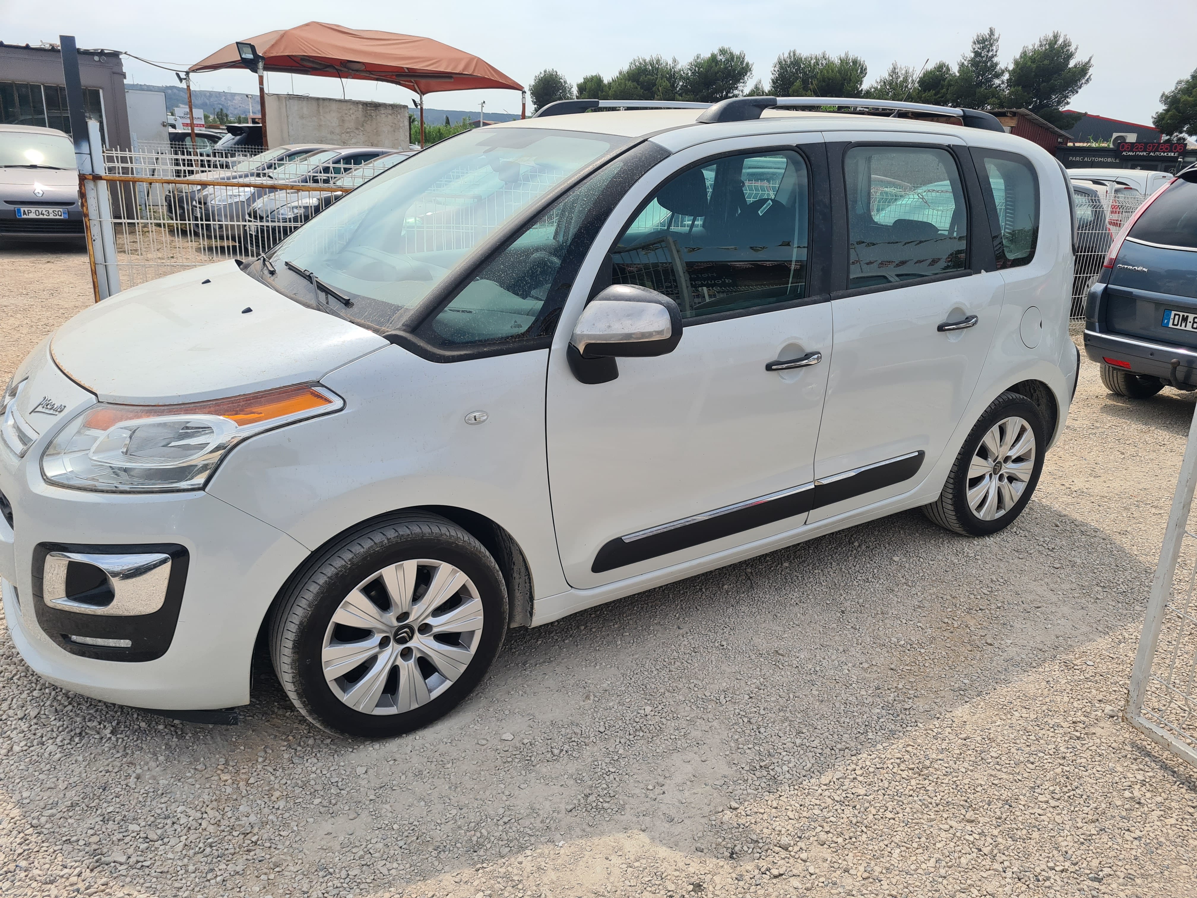 Citroen C3 Picasso 1.6 hdi confort climatisation, avec Chaines