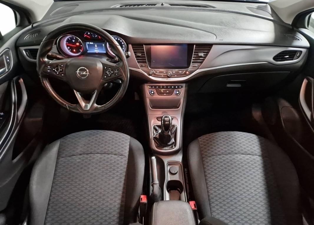 Opel Astra avec GPS