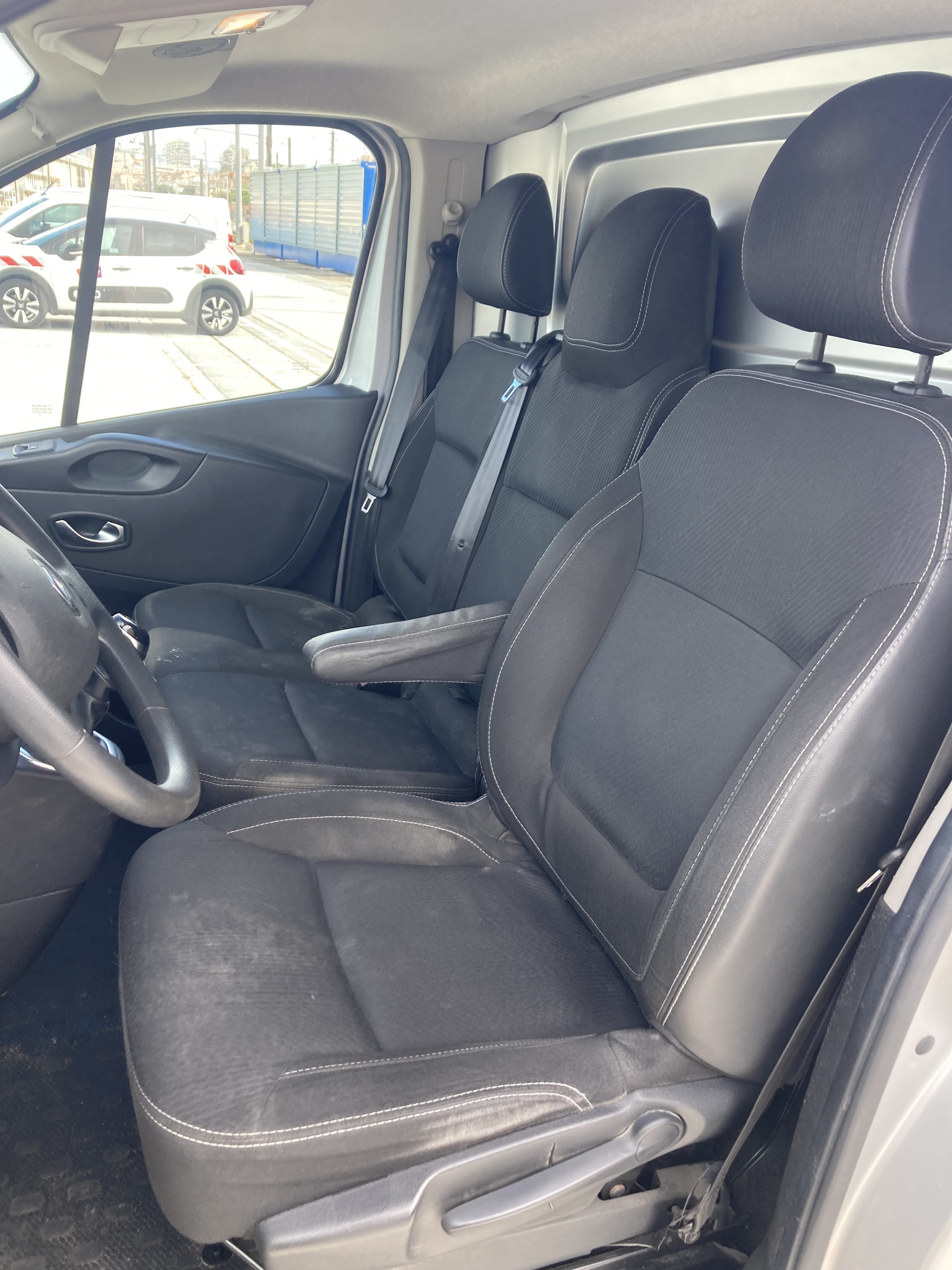 Renault Trafic avec Autoradio