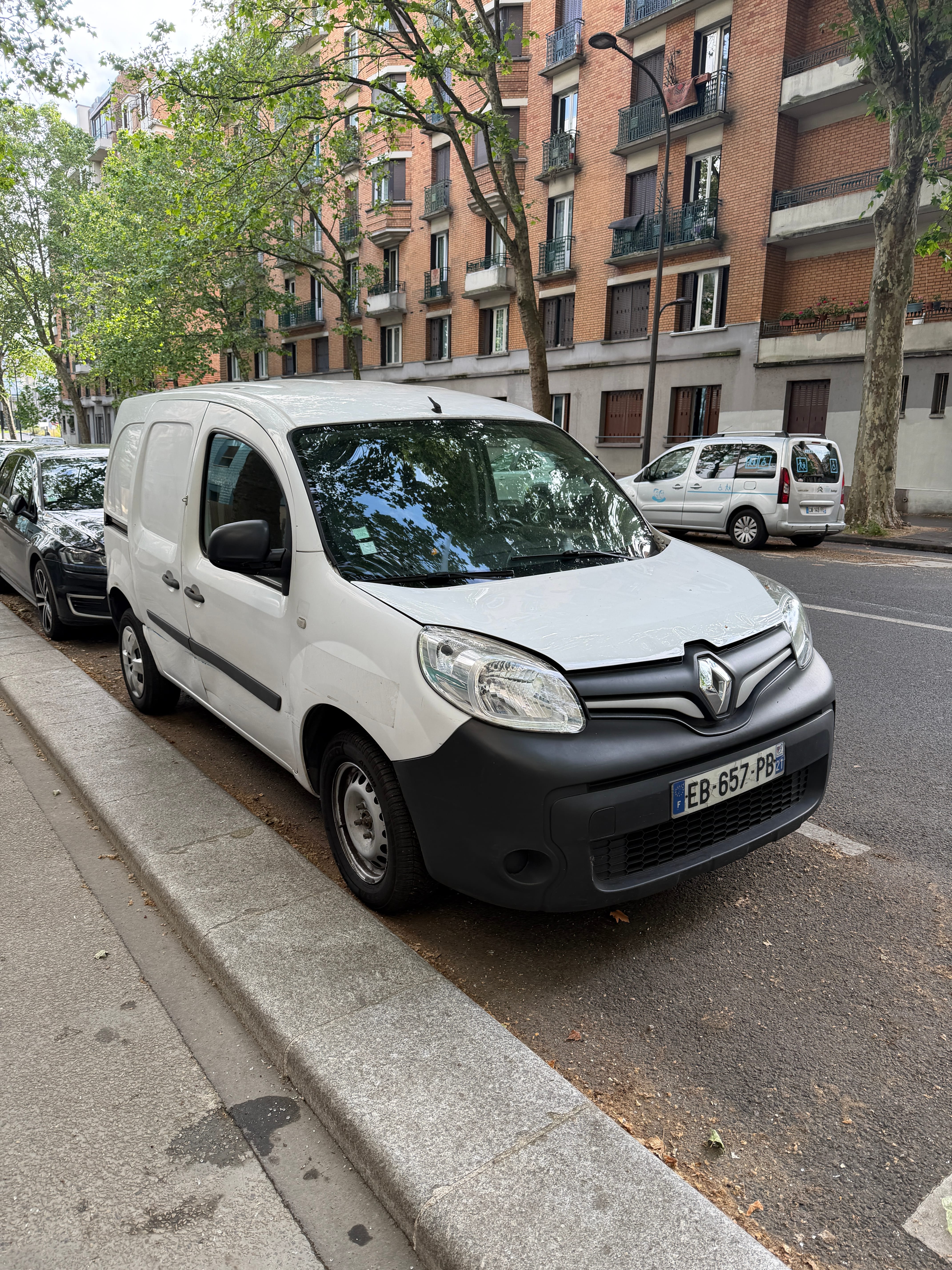 Renault Kangoo Express with Cruise control