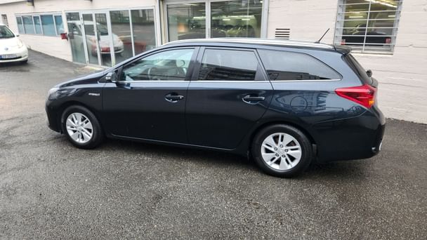 Toyota Auris Touring Sports 1,8 stasjonsvogn, Bensin, Automat, perfekt for korte og lange kjøreturer. med Aircondition
