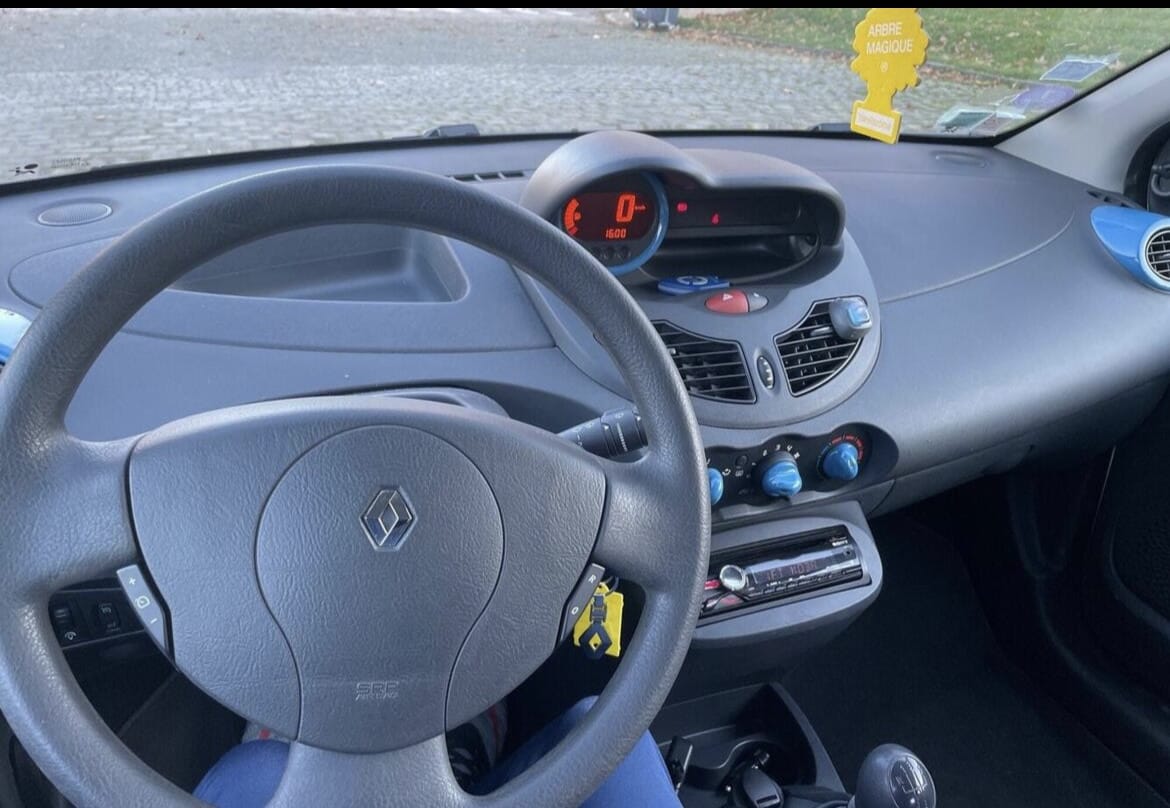 Renault Twingo avec Entrée audio / iPod