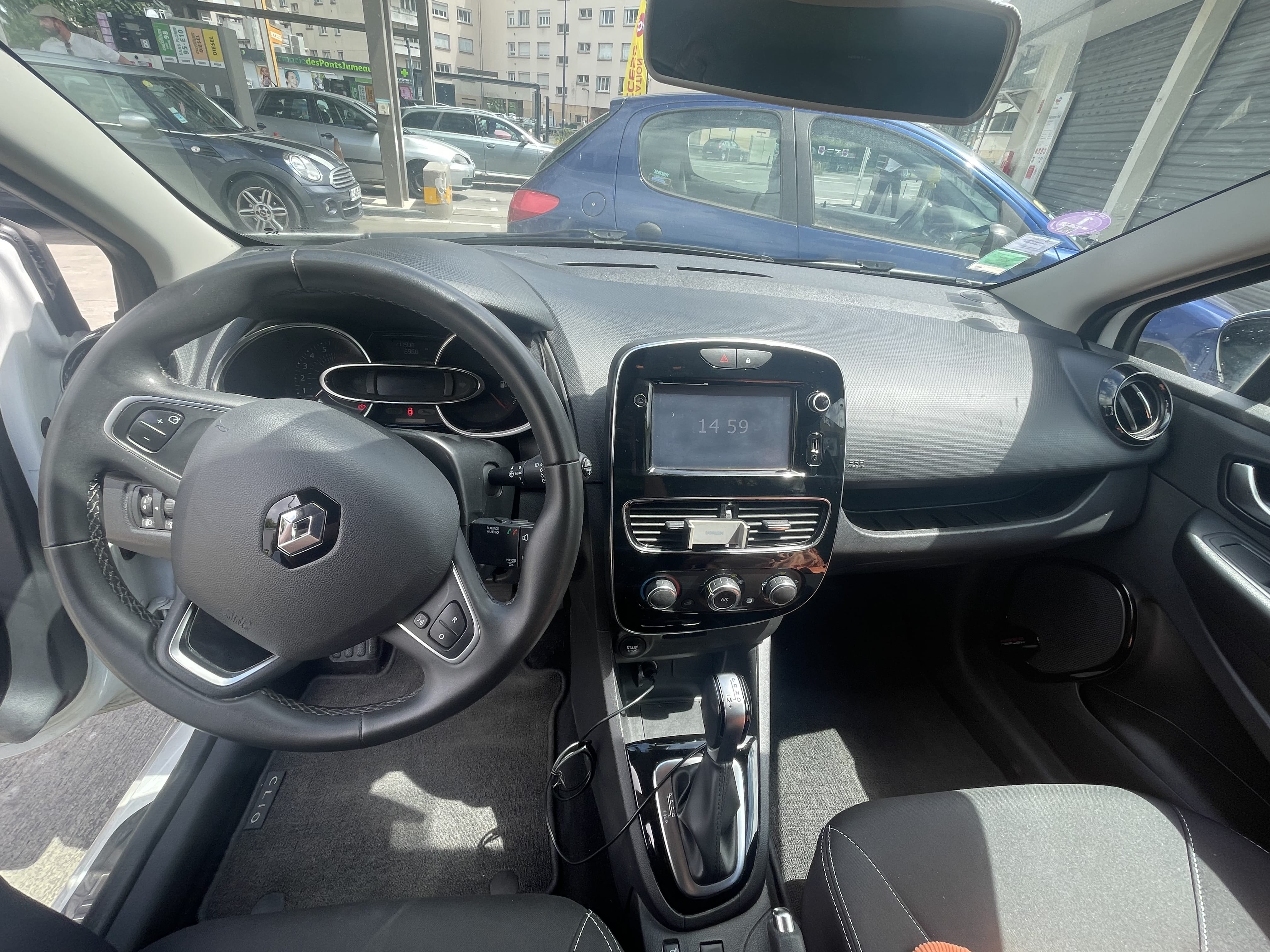 Renault Clio Essence 118cv boîte auto avec Climatisation
