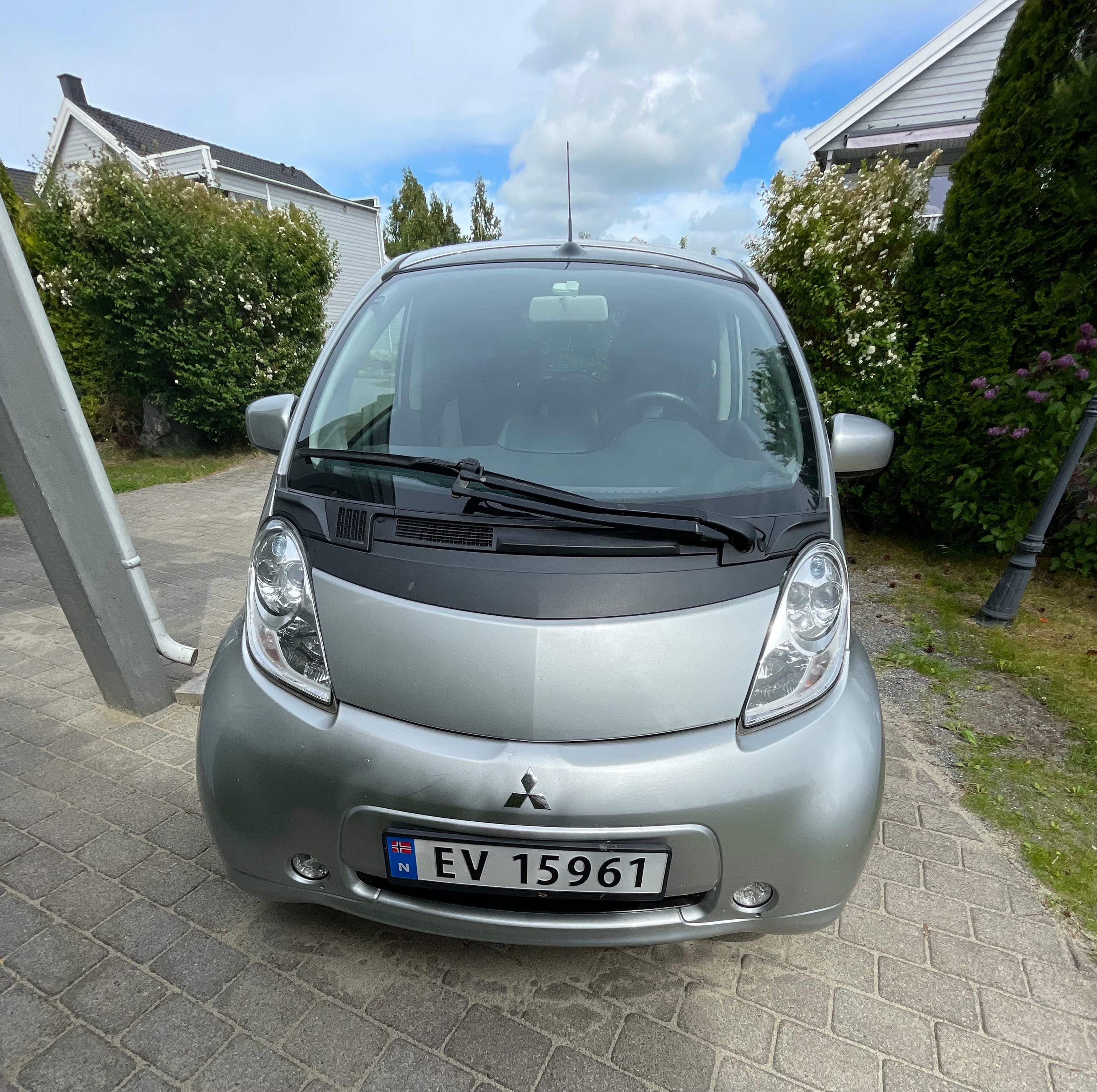 Mitsubishi i-Miev med GPS