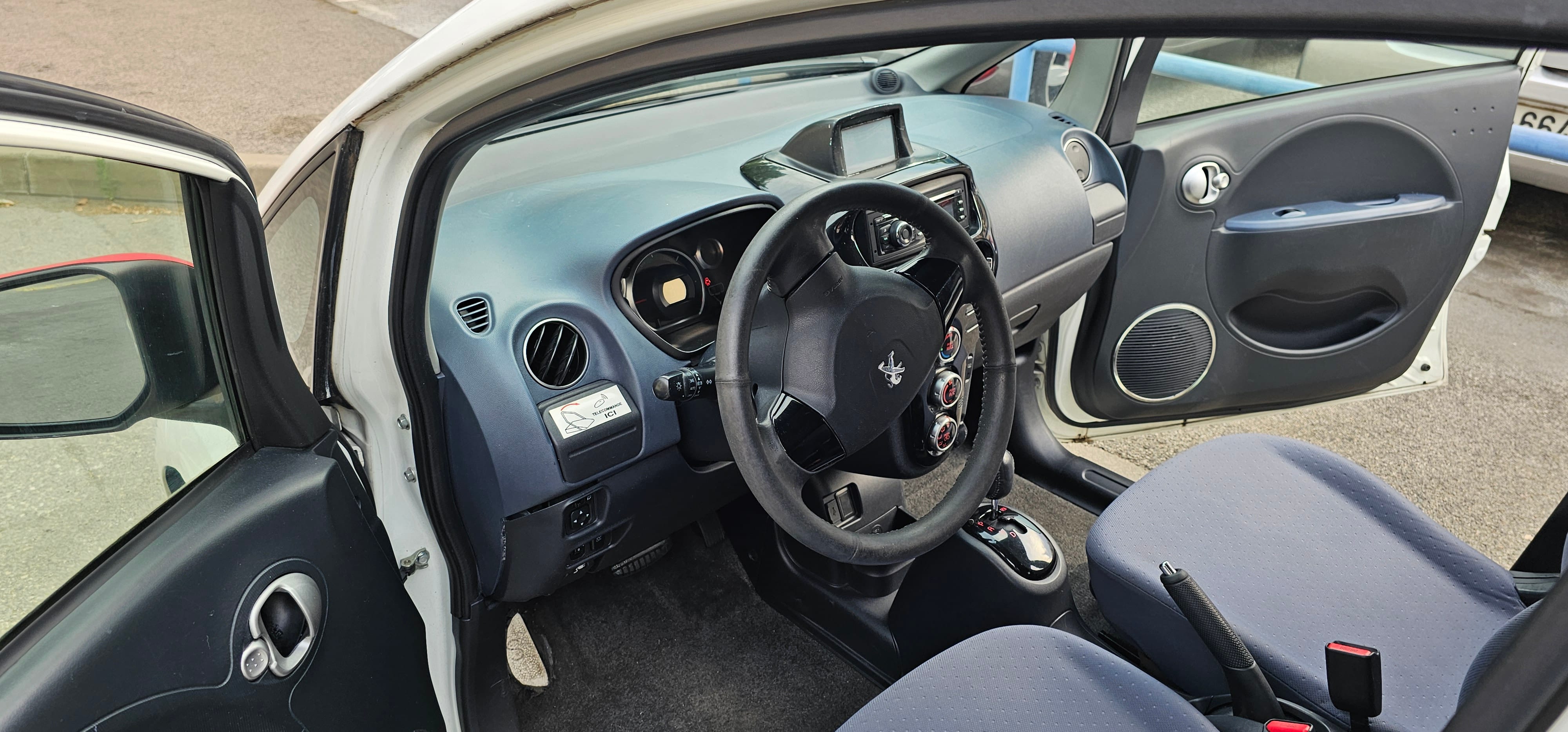 Peugeot iOn