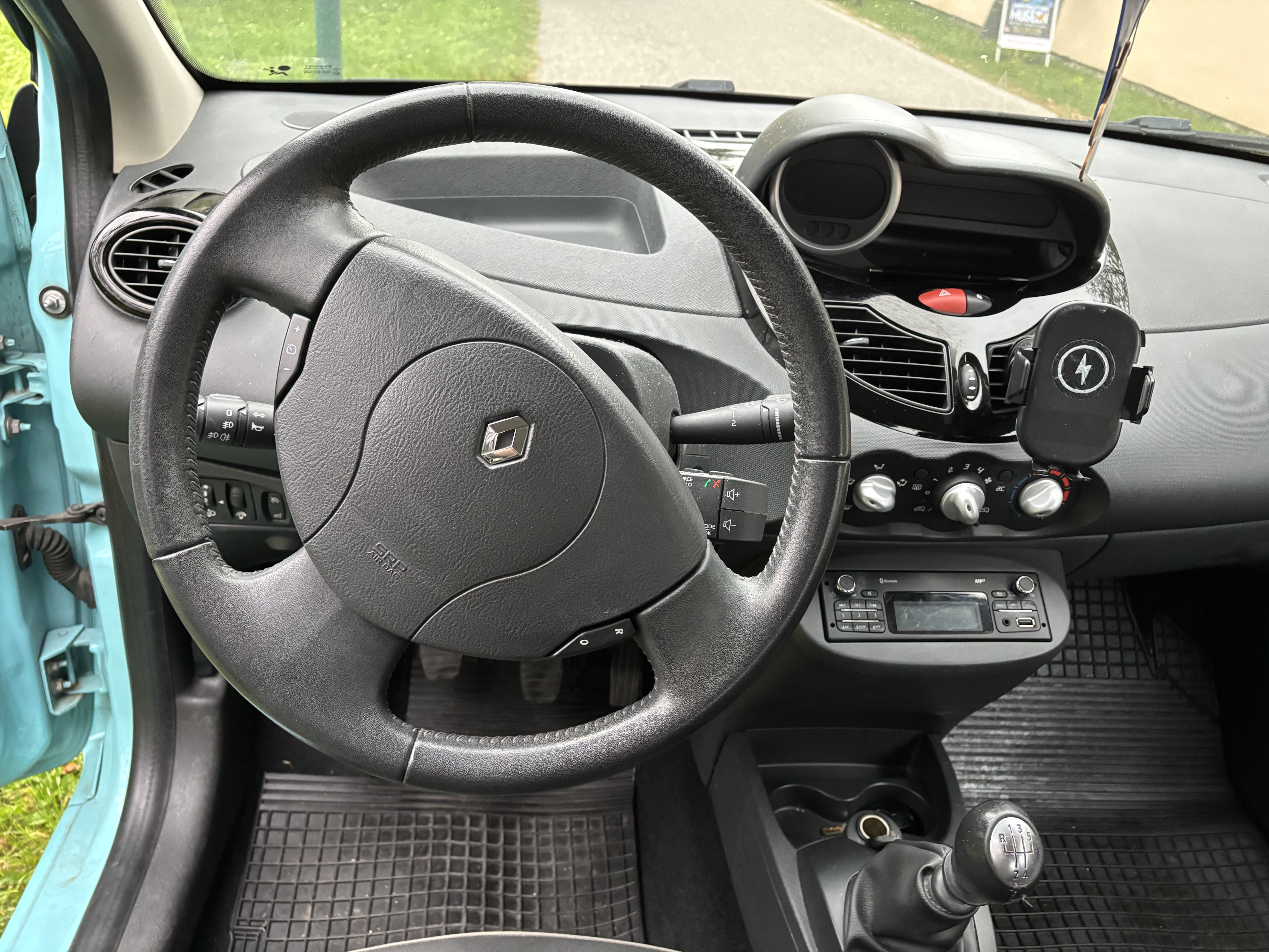 Renault Twingo with Audio / iPod input