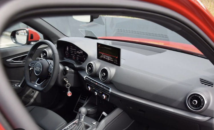 Audi Q2 2L 150 Q2s boite auto séquentiel, toit ouvrant panoramique, siège électrique, toute option avec GPS