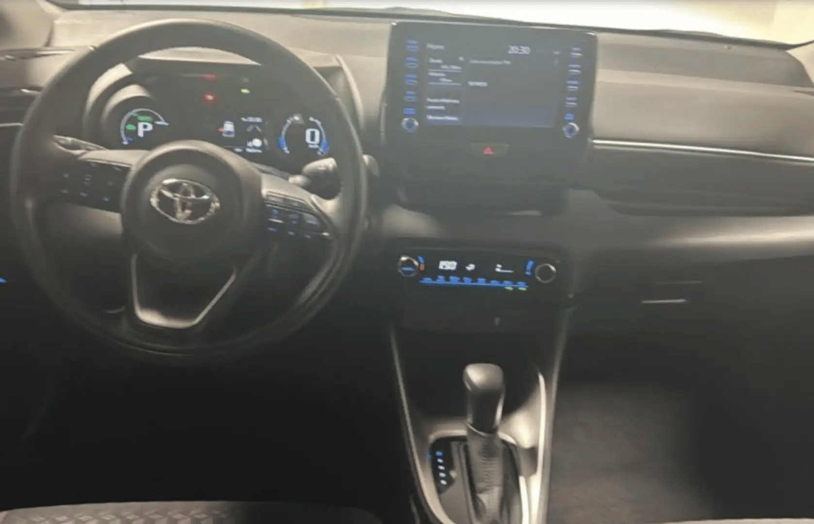 Toyota Yaris Hybride avec Régulateur de vitesse