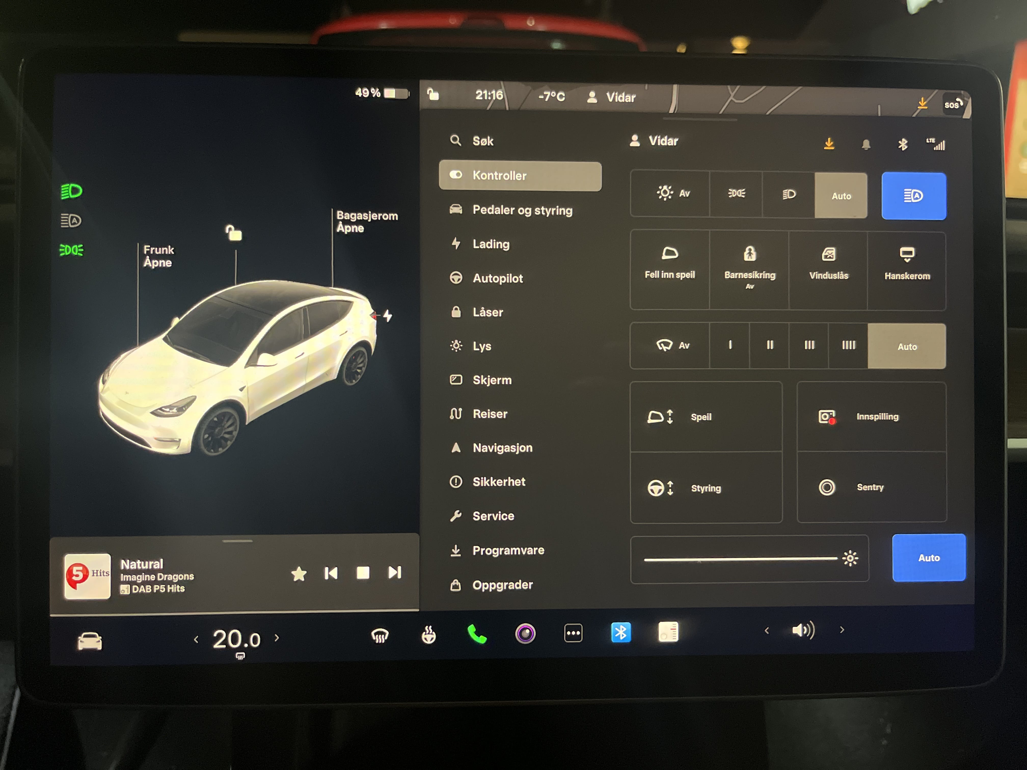 Tesla Model Y Performance med Cruisekontroll