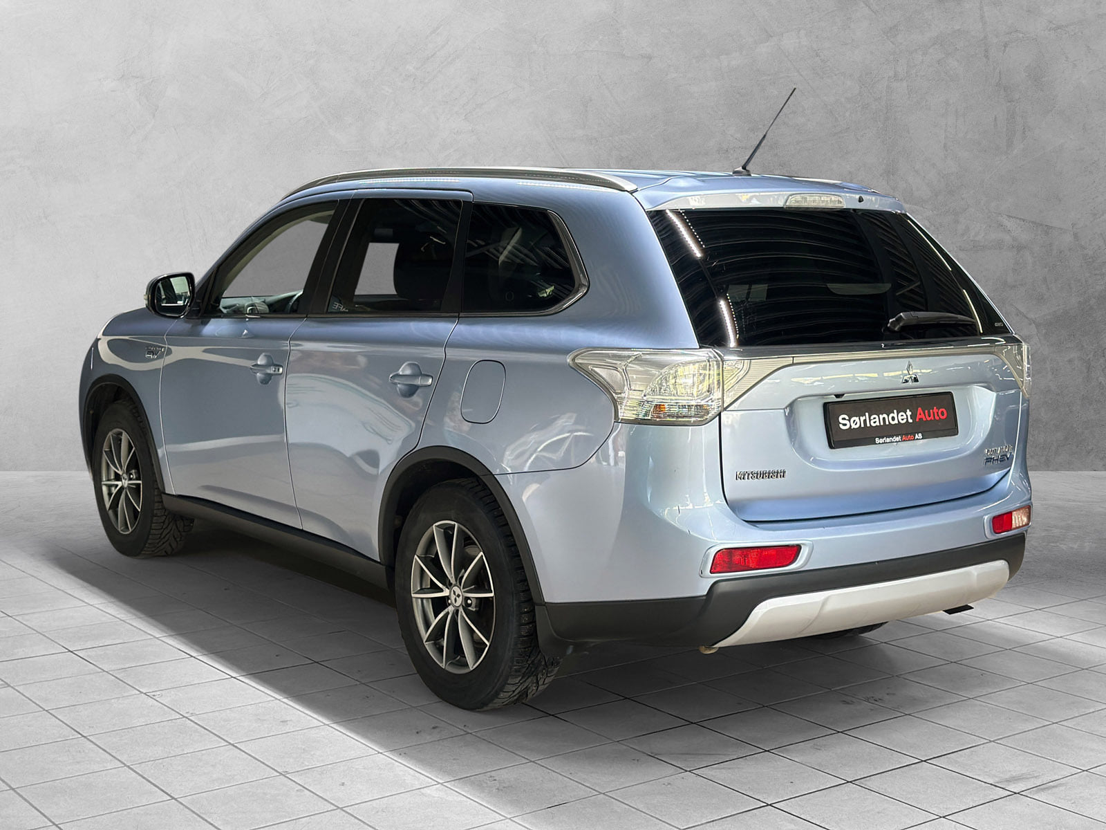Mitsubishi Outlander PHEV MOTION med Ryggekamera
