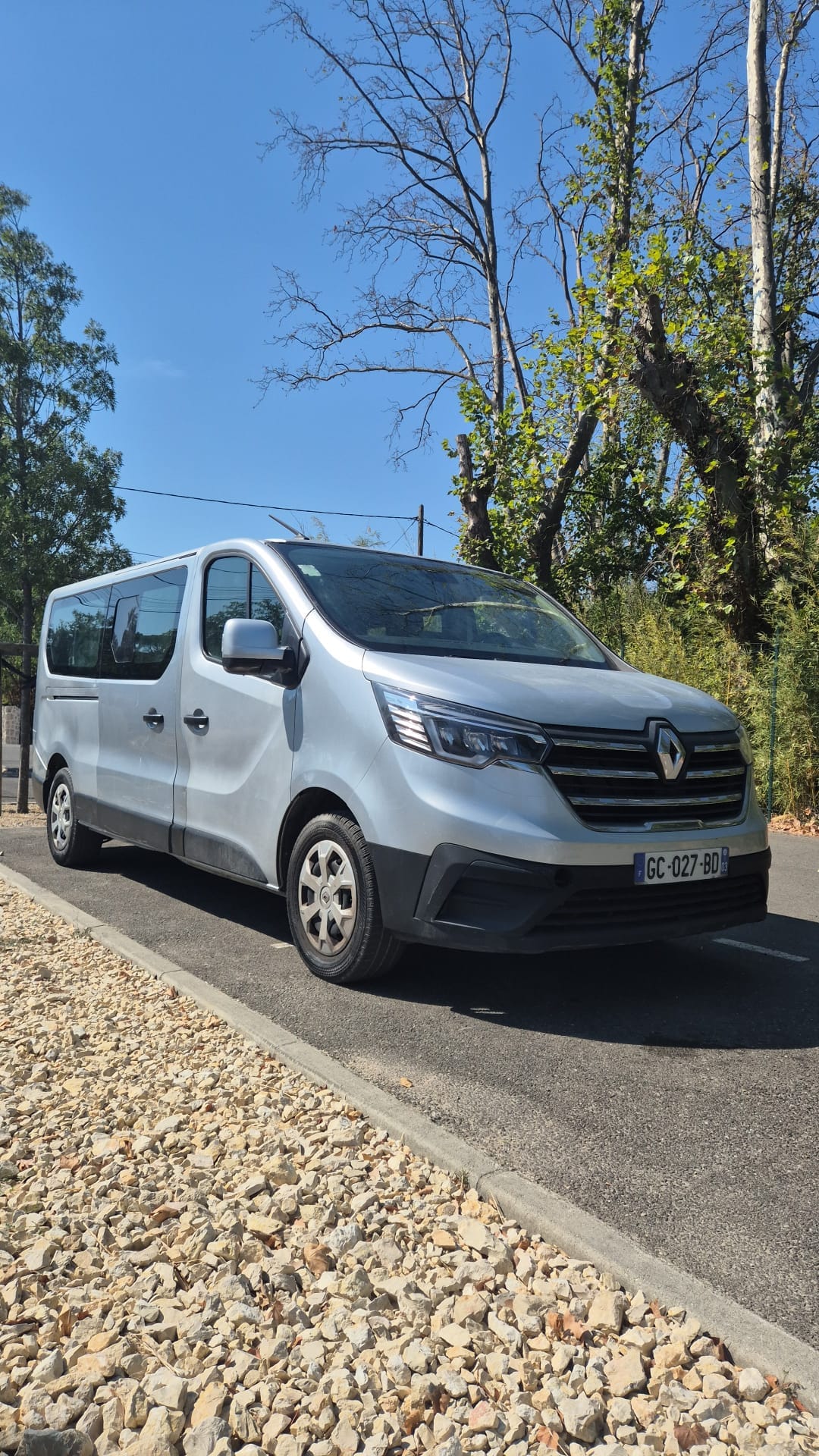 Renault Trafic Passenger with Apple CarPlay
