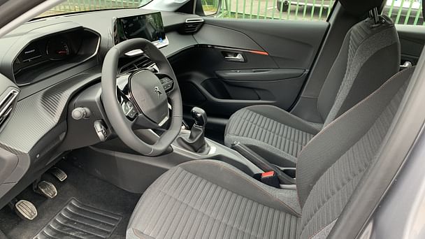Peugeot 208 BVM II 1.2 PTEC avec GPS