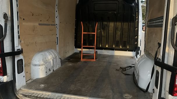 Renault Master 8m3 avec diable - GPS Carplay Android - Bluetooth - Radar - Camera - Regulateur avec Android Auto
