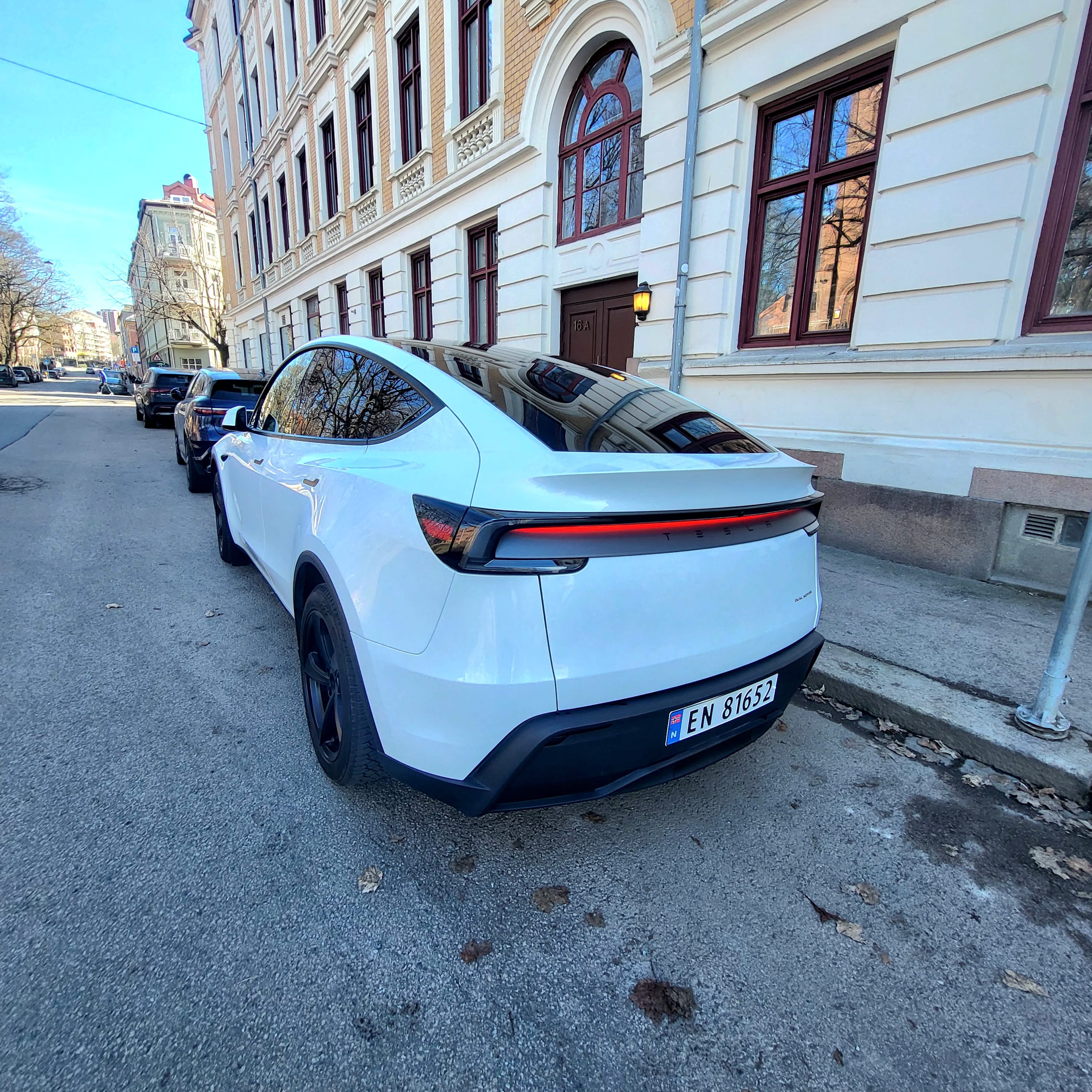 Tesla Model Y Long Range with GPS