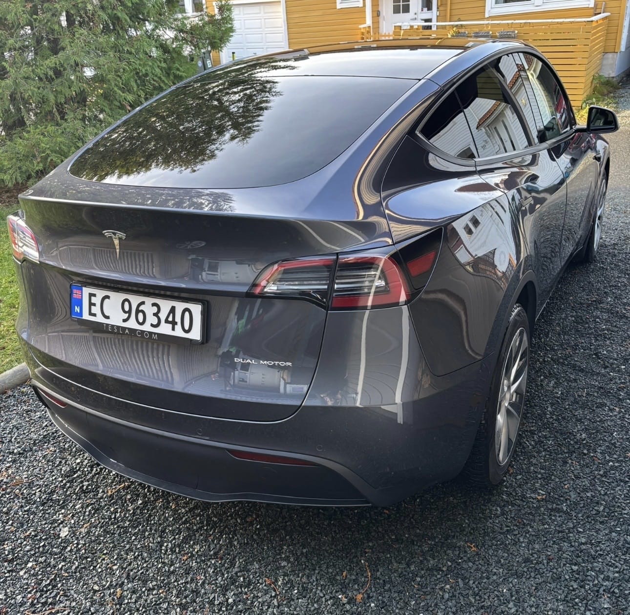 Tesla Model Y Long Range med Ryggekamera