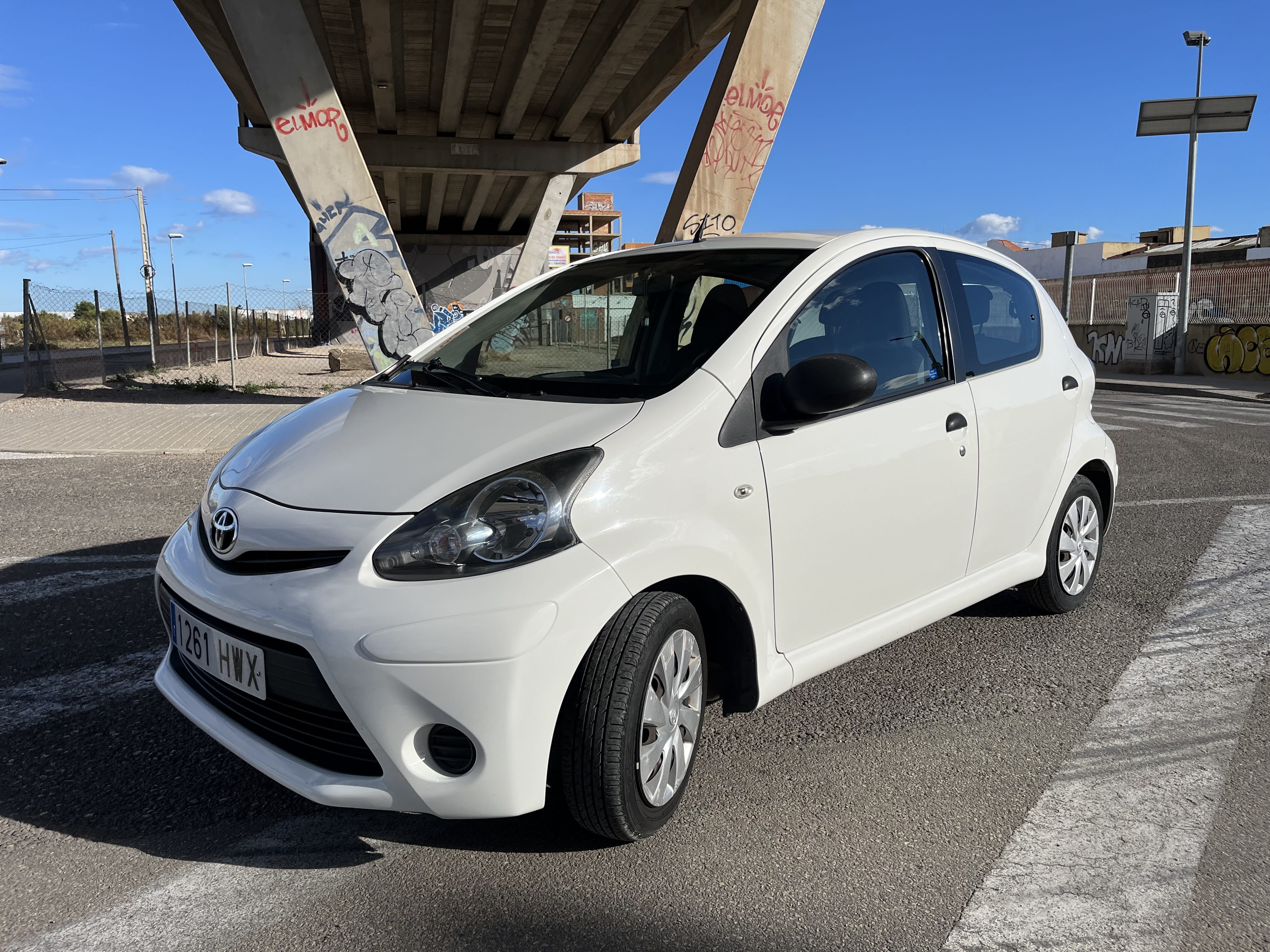 Toyota Aygo, 2014, Gasolina 95 / Eléctrico (híbrido)