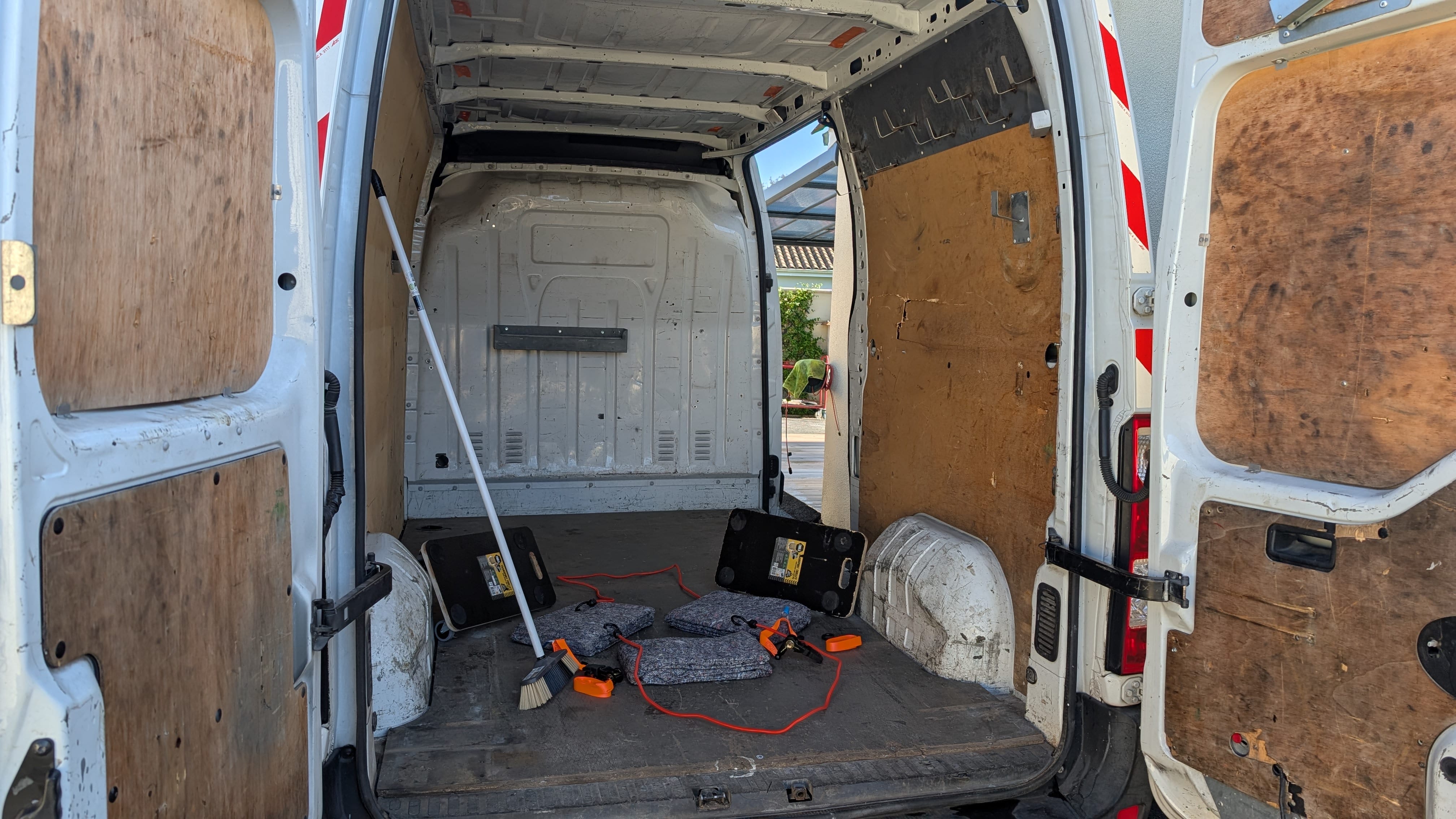 Renault Master 2.3 grand format 13m3 avec caméra de recul