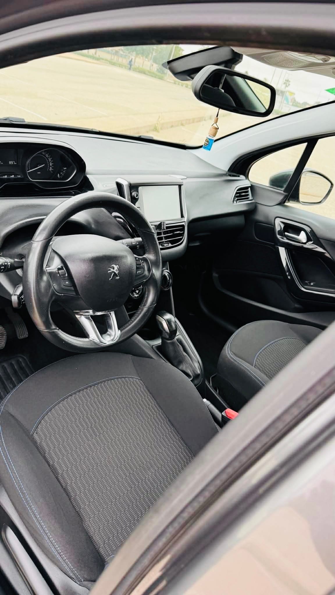 Peugeot 208 con Android Auto
