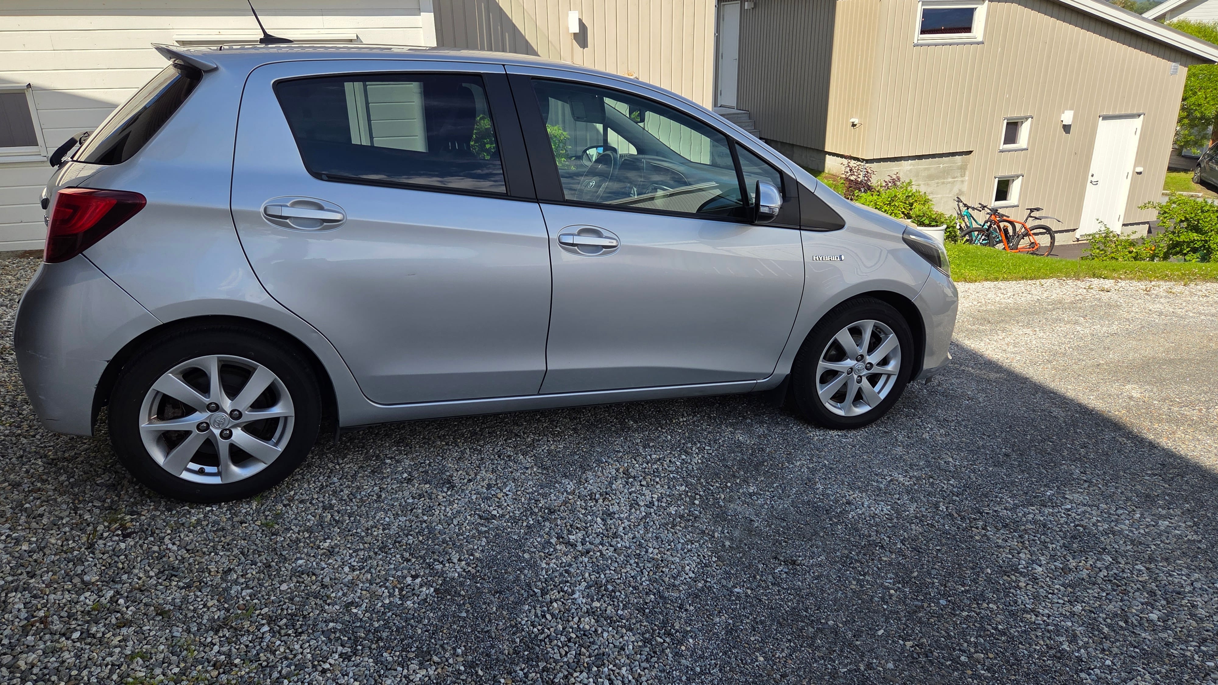Toyota Yaris Hybrid med Aircondition