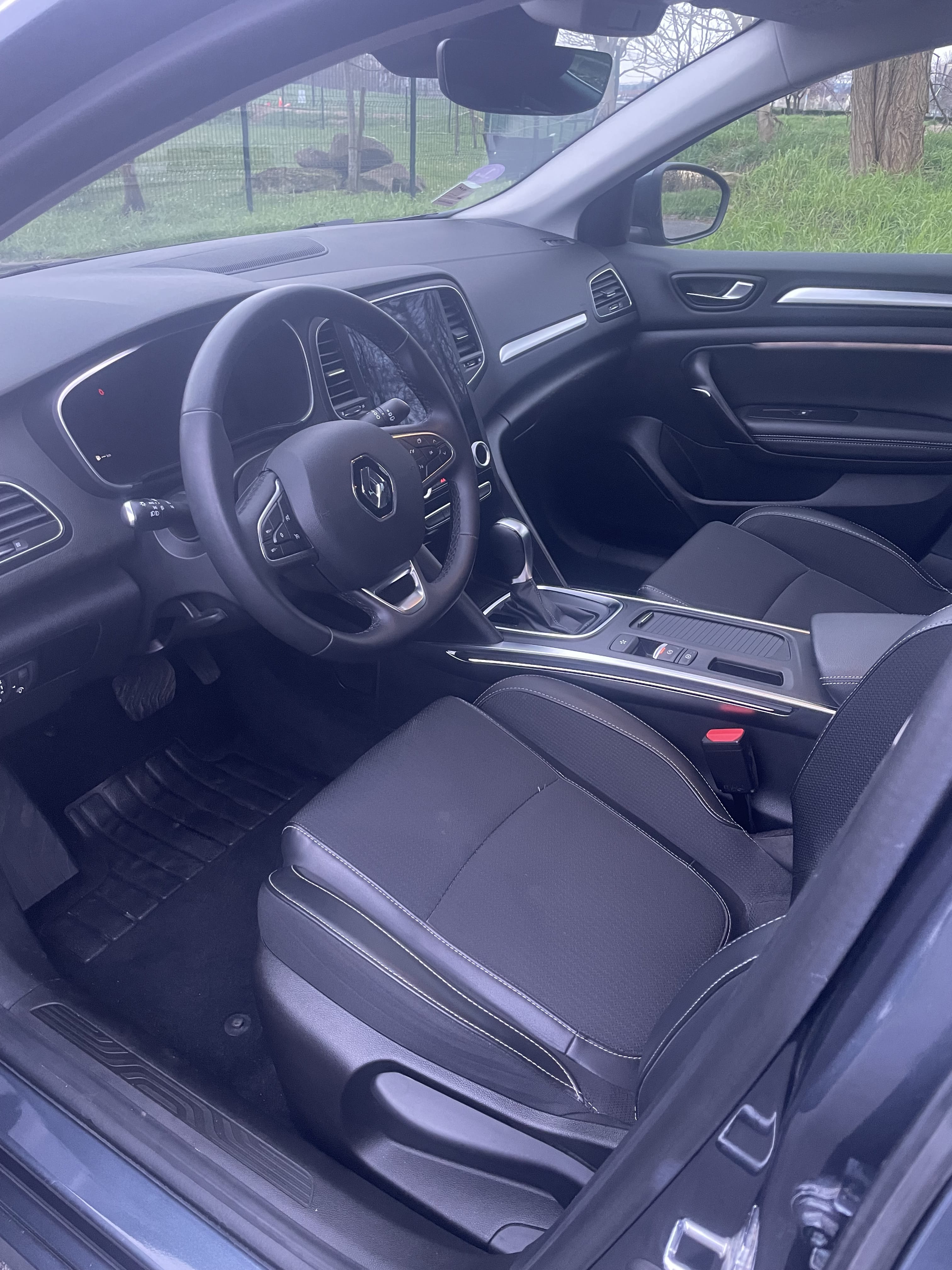 Renault Mégane GF-332-BE avec Audio Bluetooth